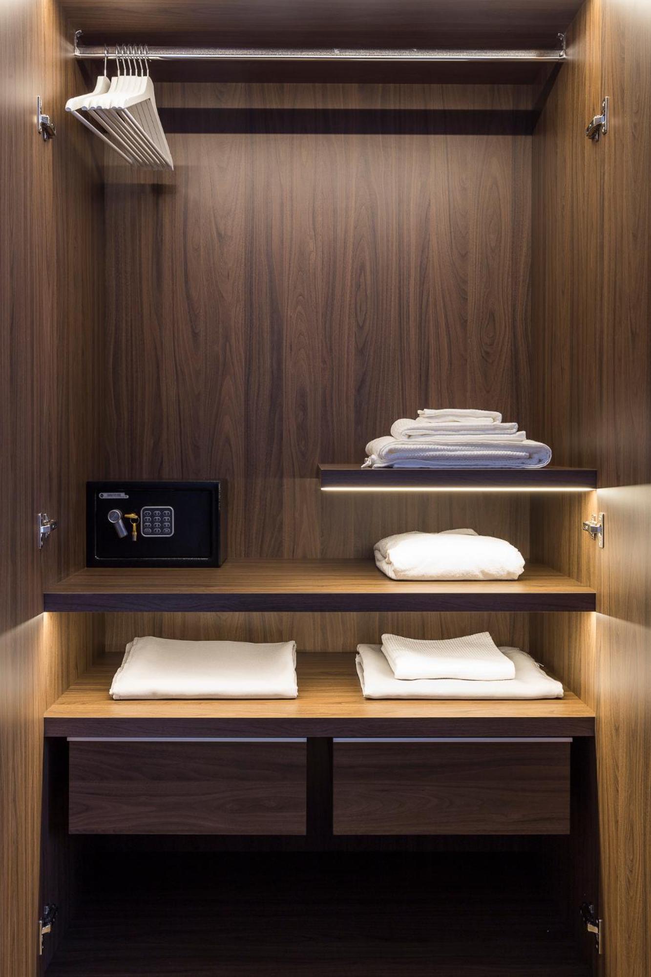 Rhome Suites