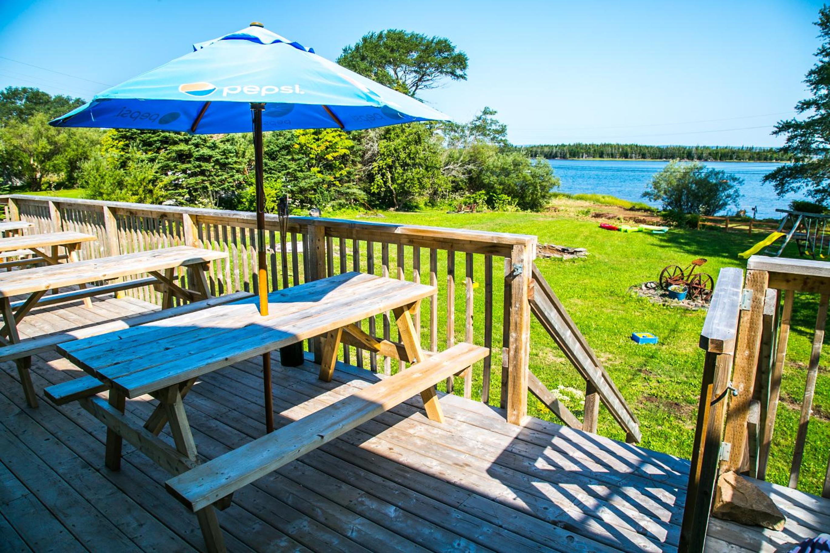 Groundswell Pub & Inn