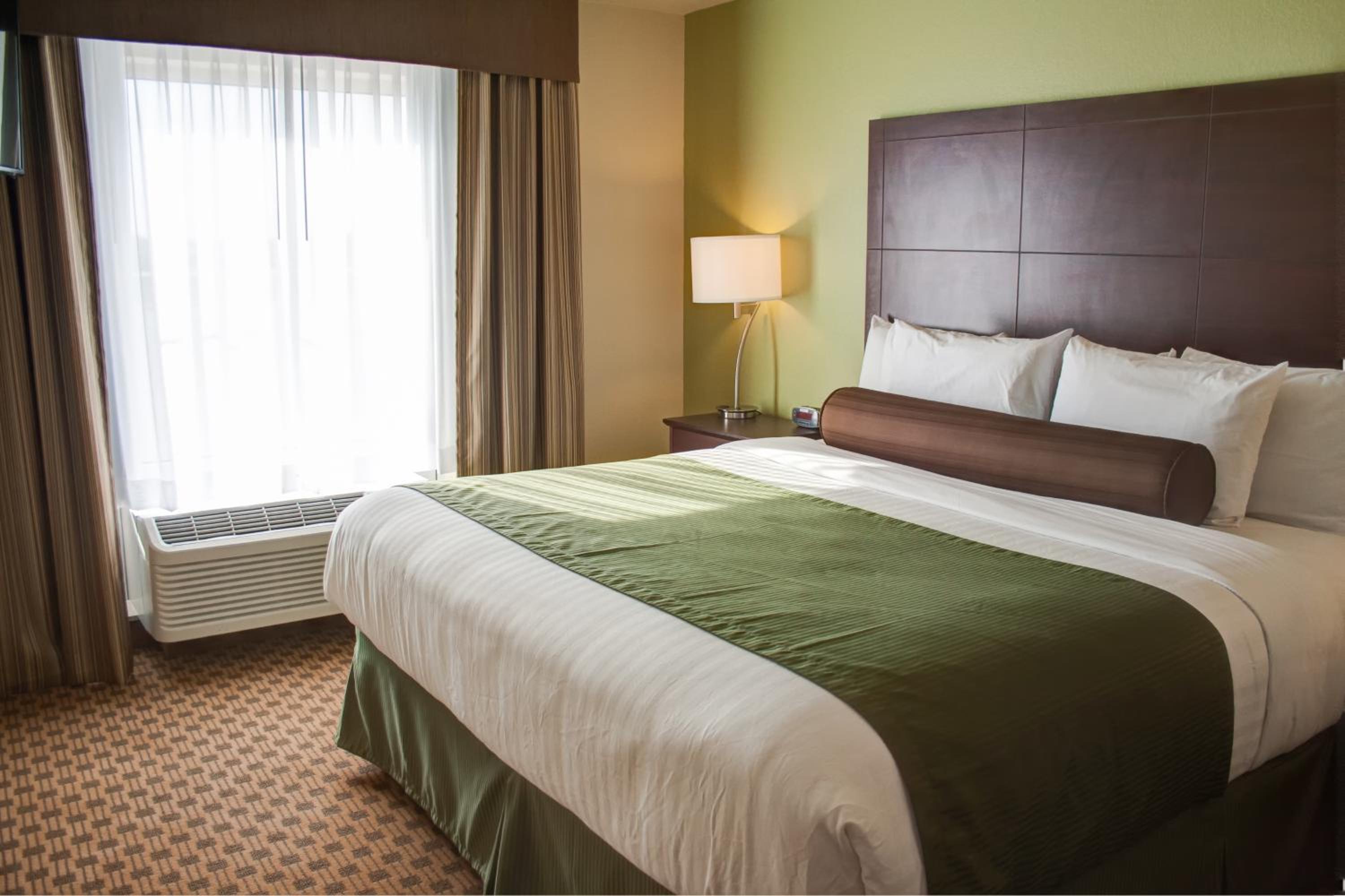 Cobblestone Hotel and Suites - Jefferson - Property Image 10