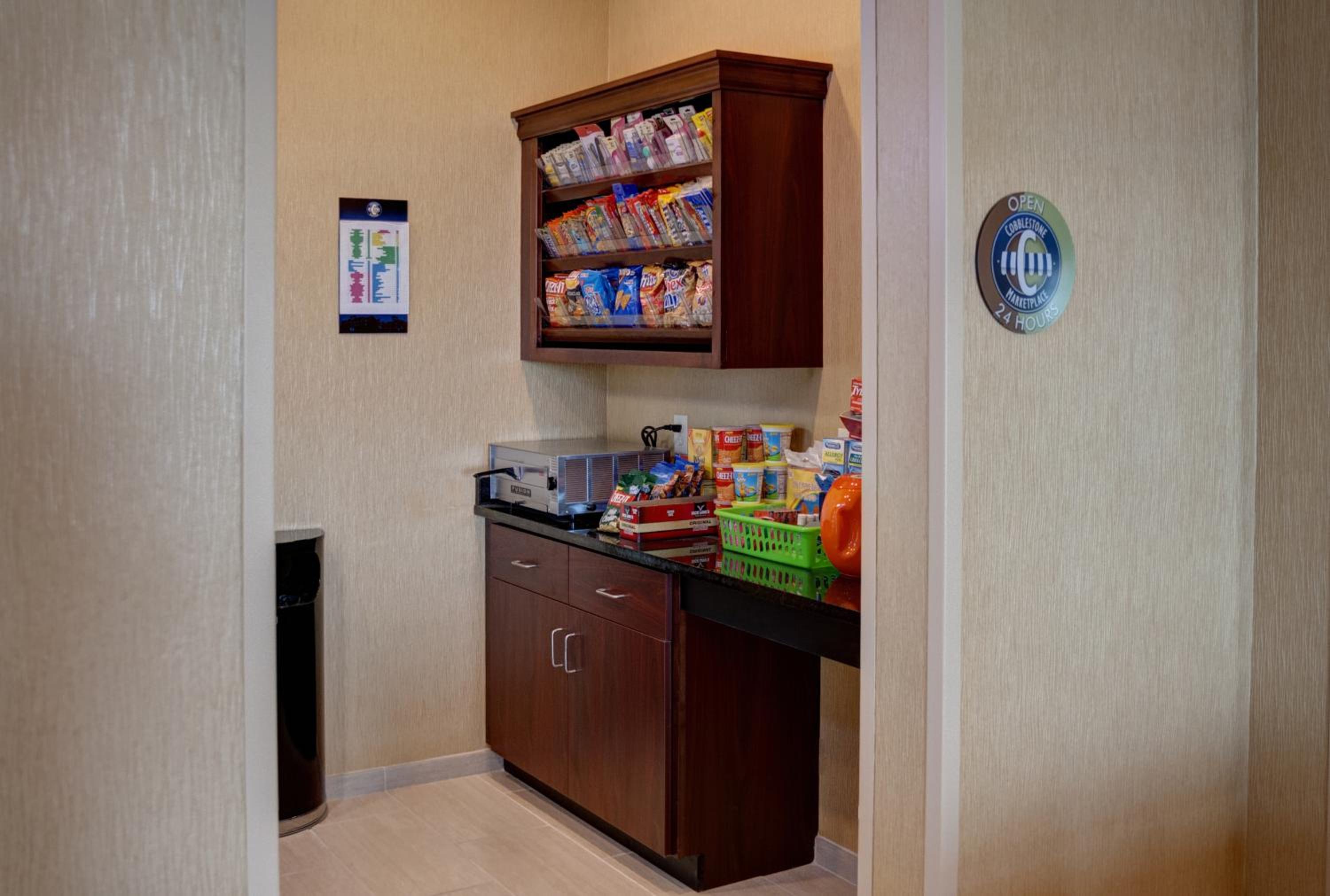 Cobblestone Hotel and Suites - Jefferson - Property Image 13