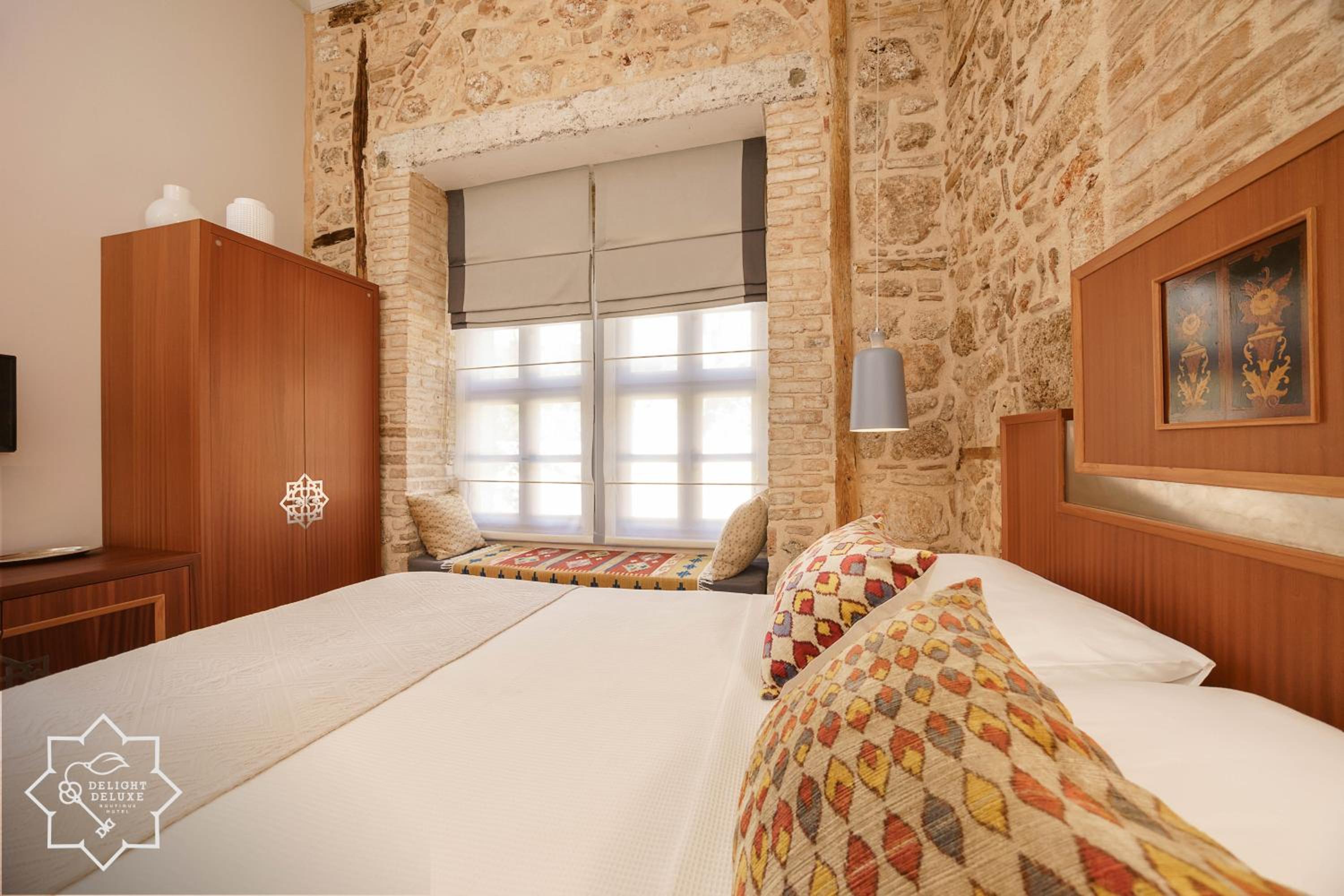 Delight Deluxe Hotel - Image 73