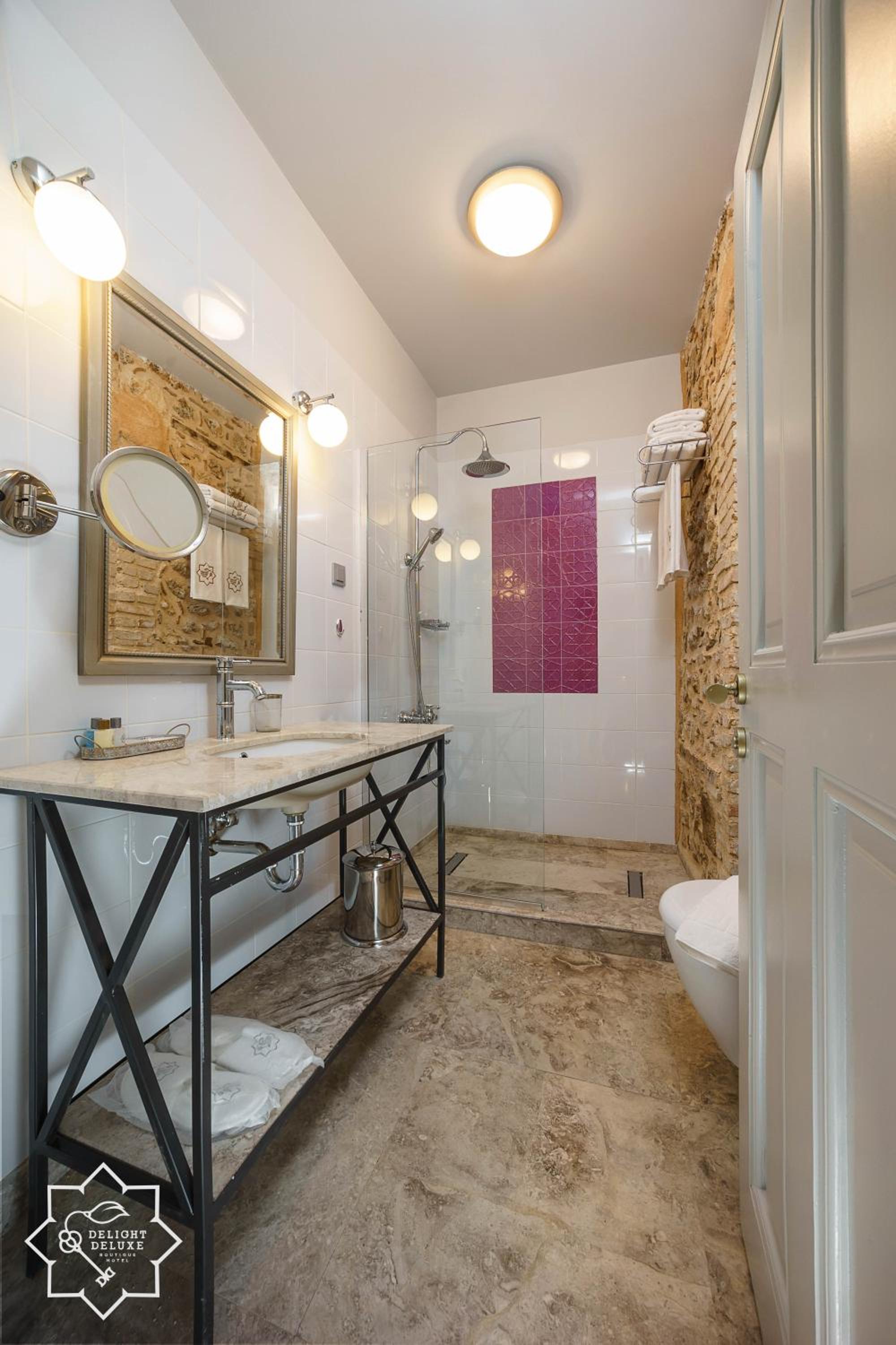 Delight Deluxe Hotel - Image 59