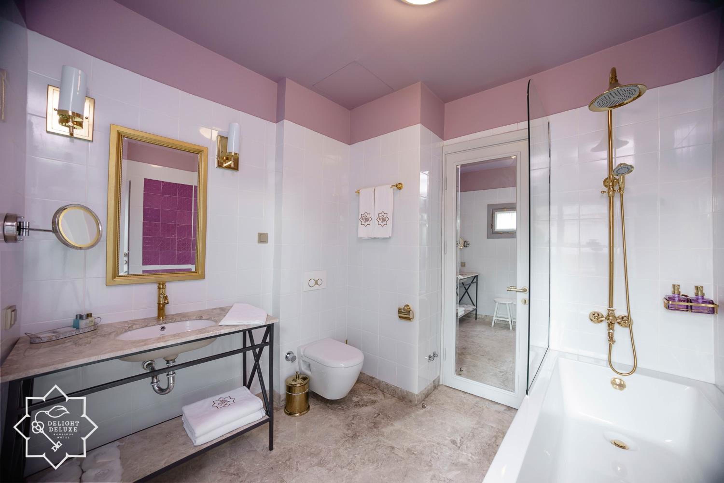 Delight Deluxe Hotel - Image 68