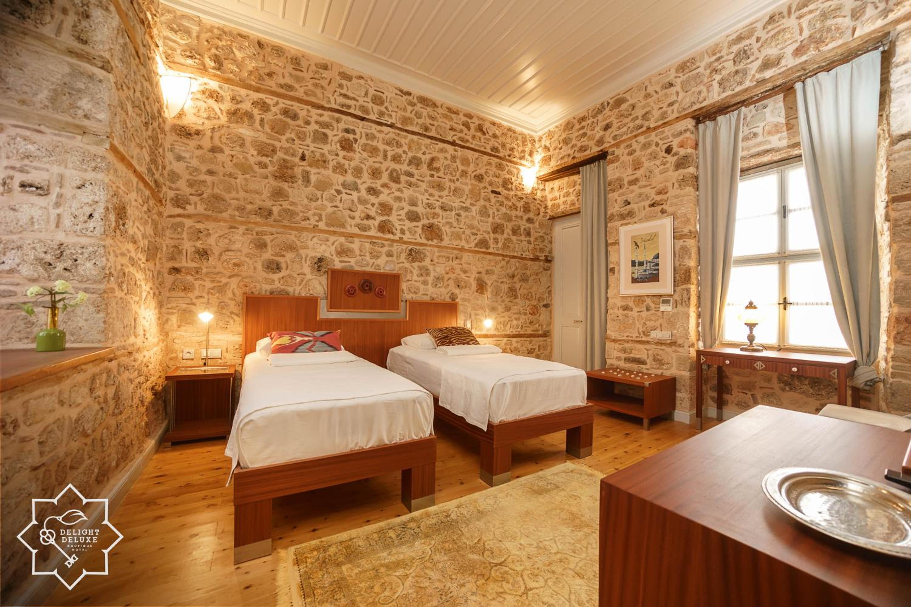 Delight Deluxe Hotel - Image 34