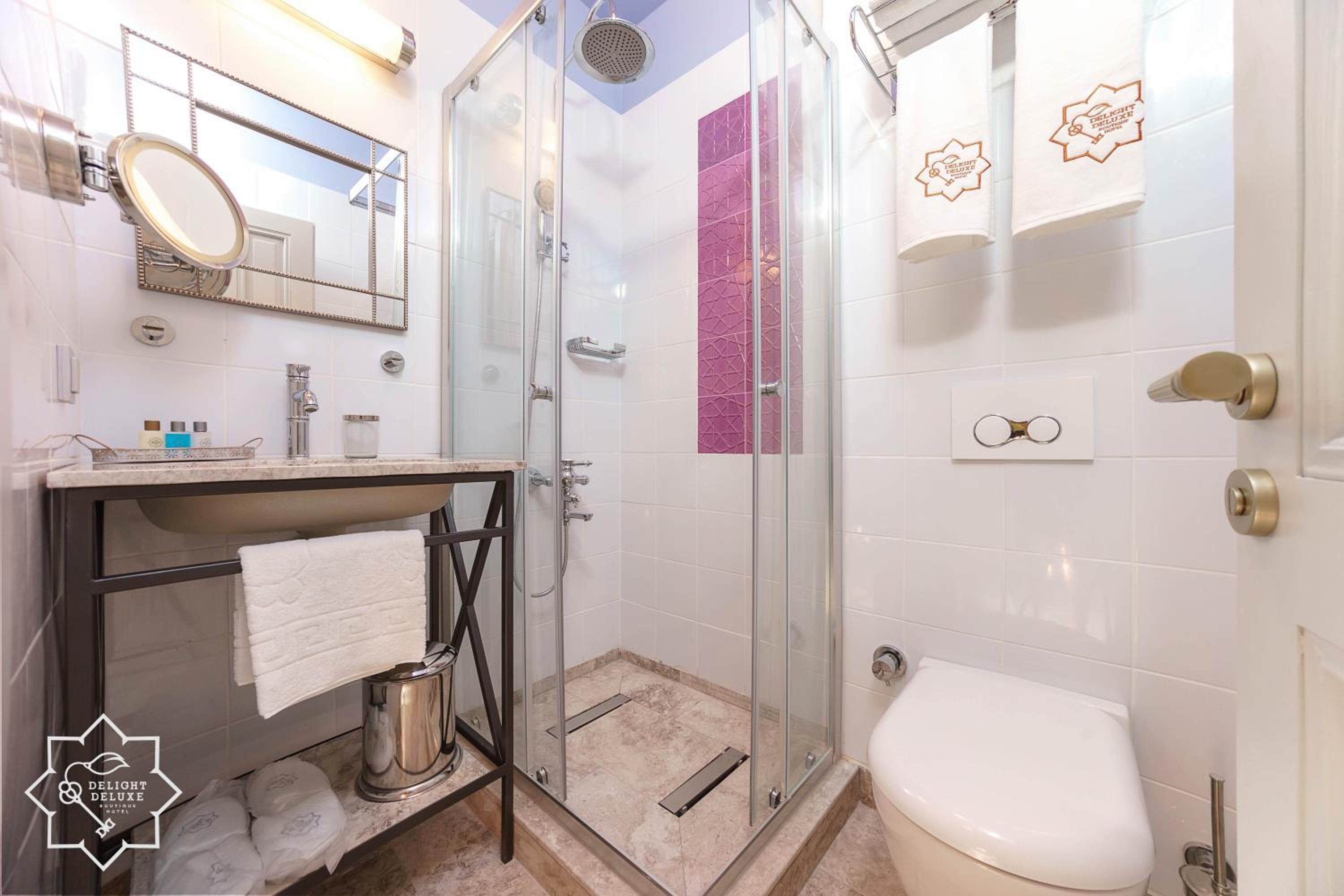 Delight Deluxe Hotel - Image 56