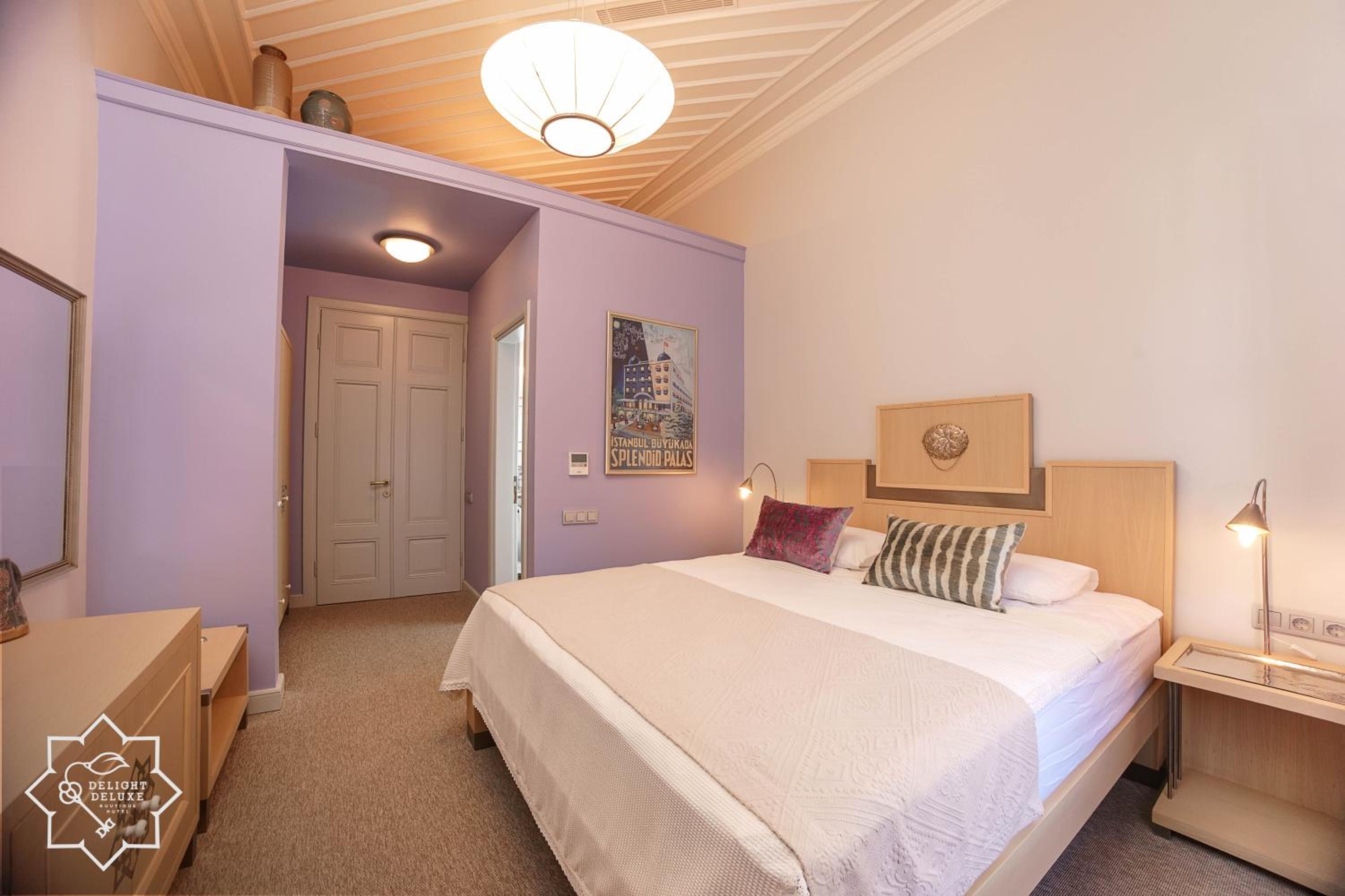 Delight Deluxe Hotel - Image 35