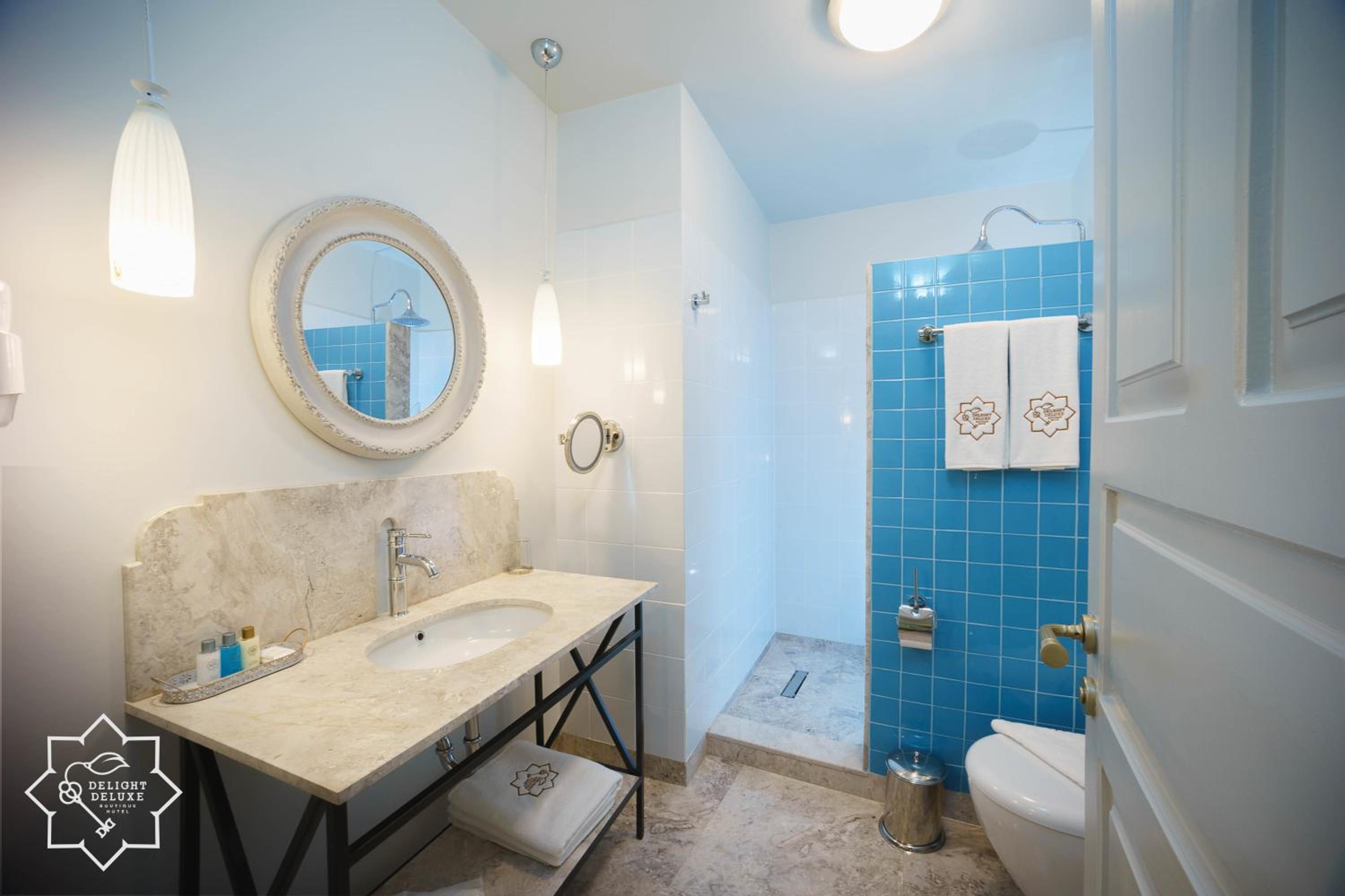 Delight Deluxe Hotel - Image 41