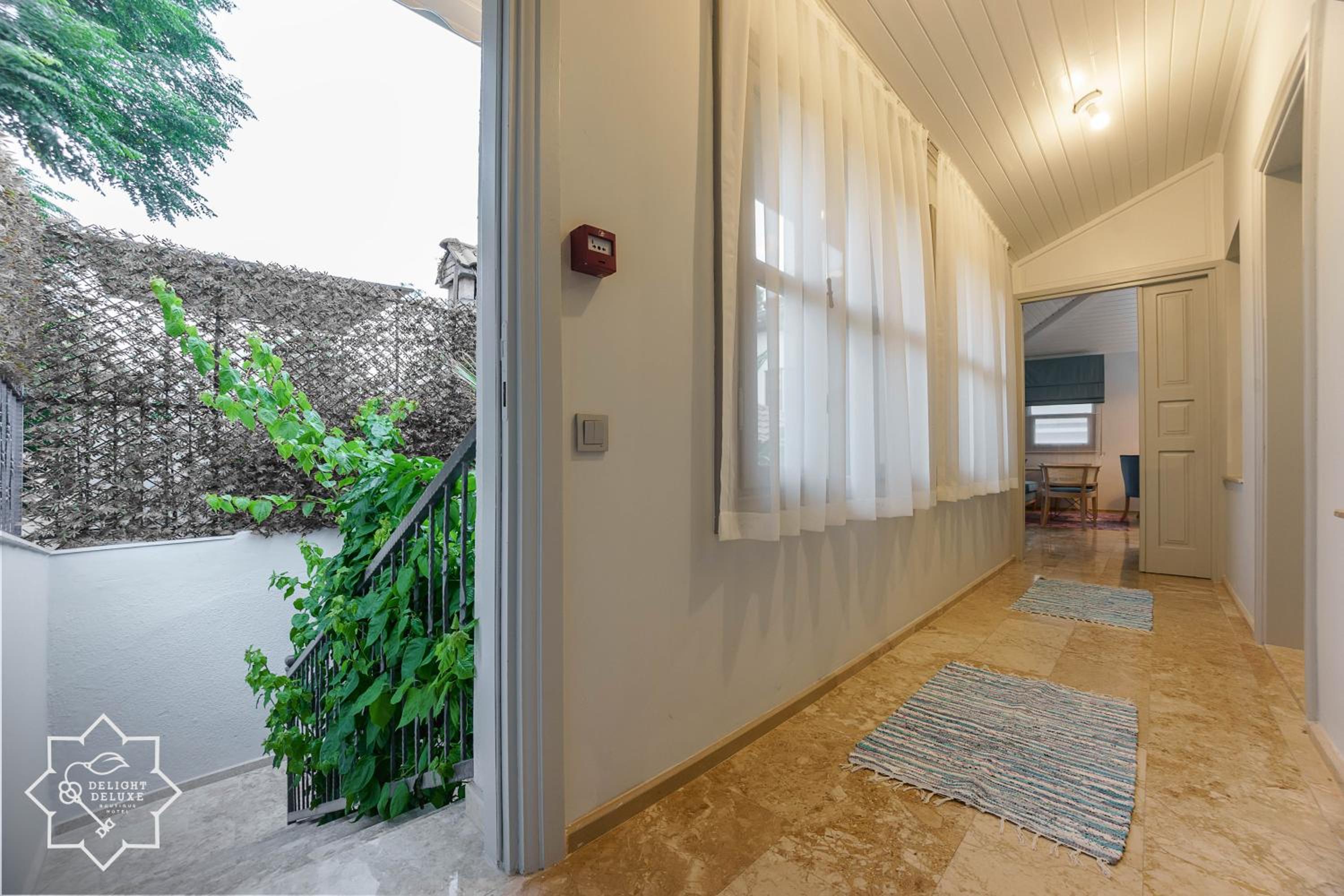 Delight Deluxe Hotel - Image 46