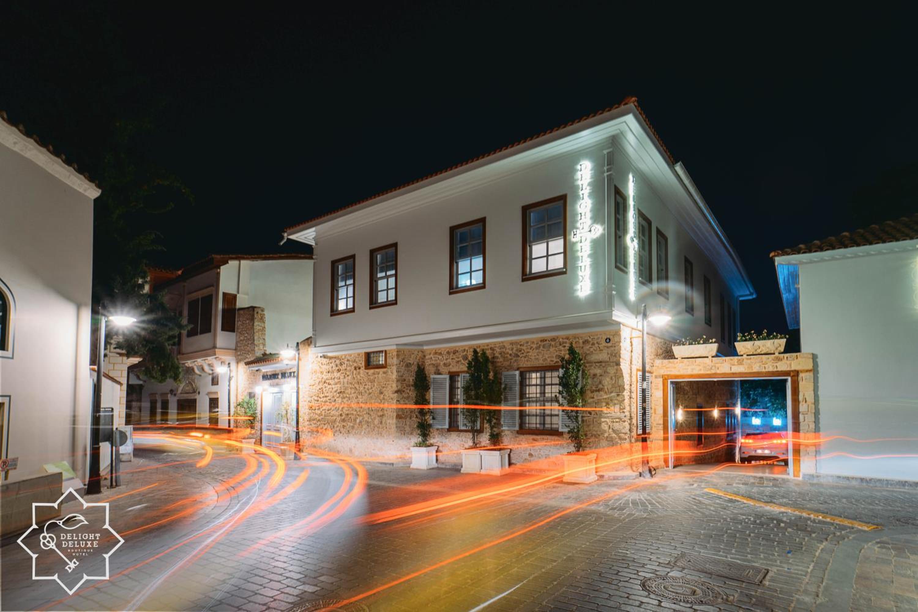 Delight Deluxe Hotel - Image 17