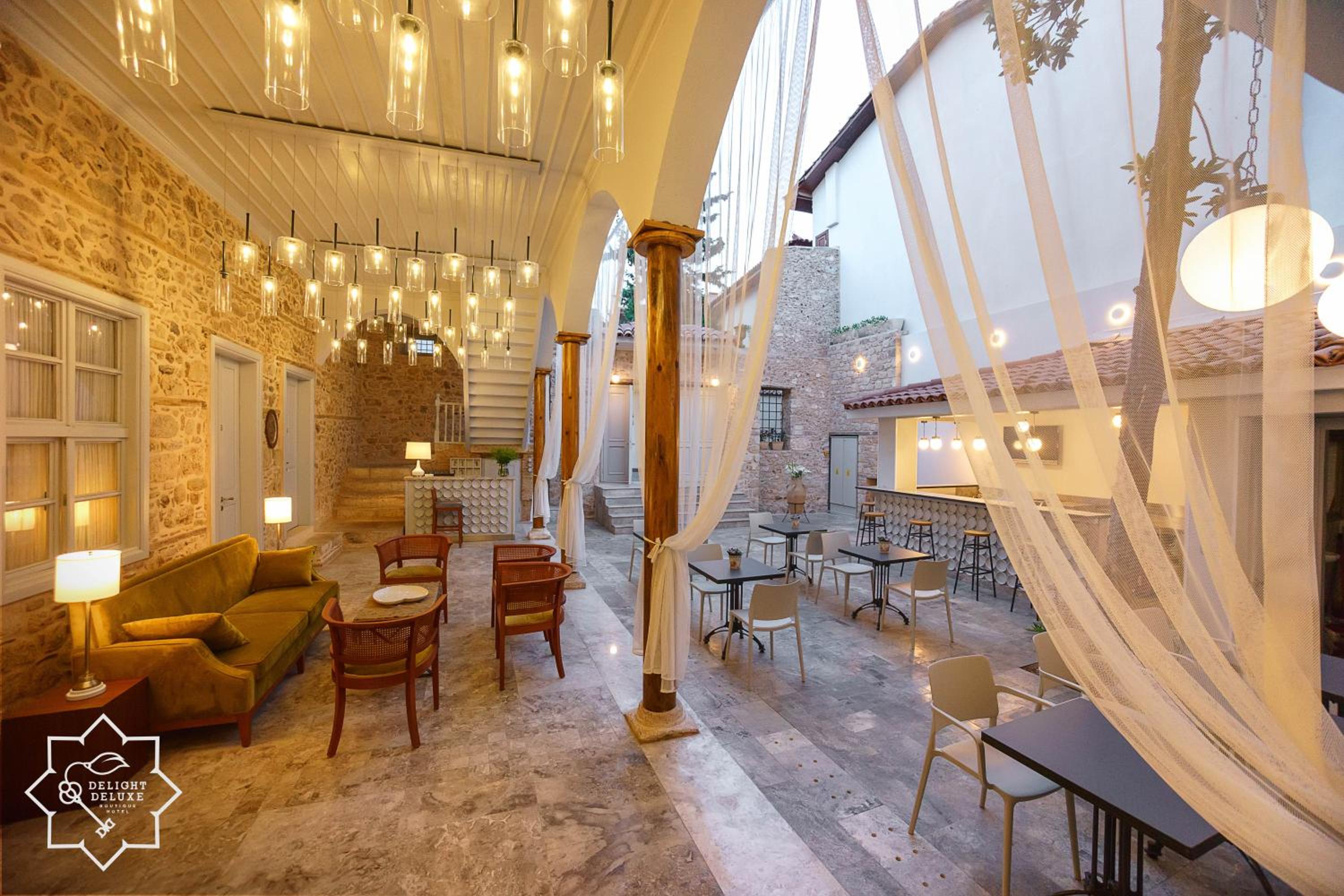 Delight Deluxe Hotel - Image 42