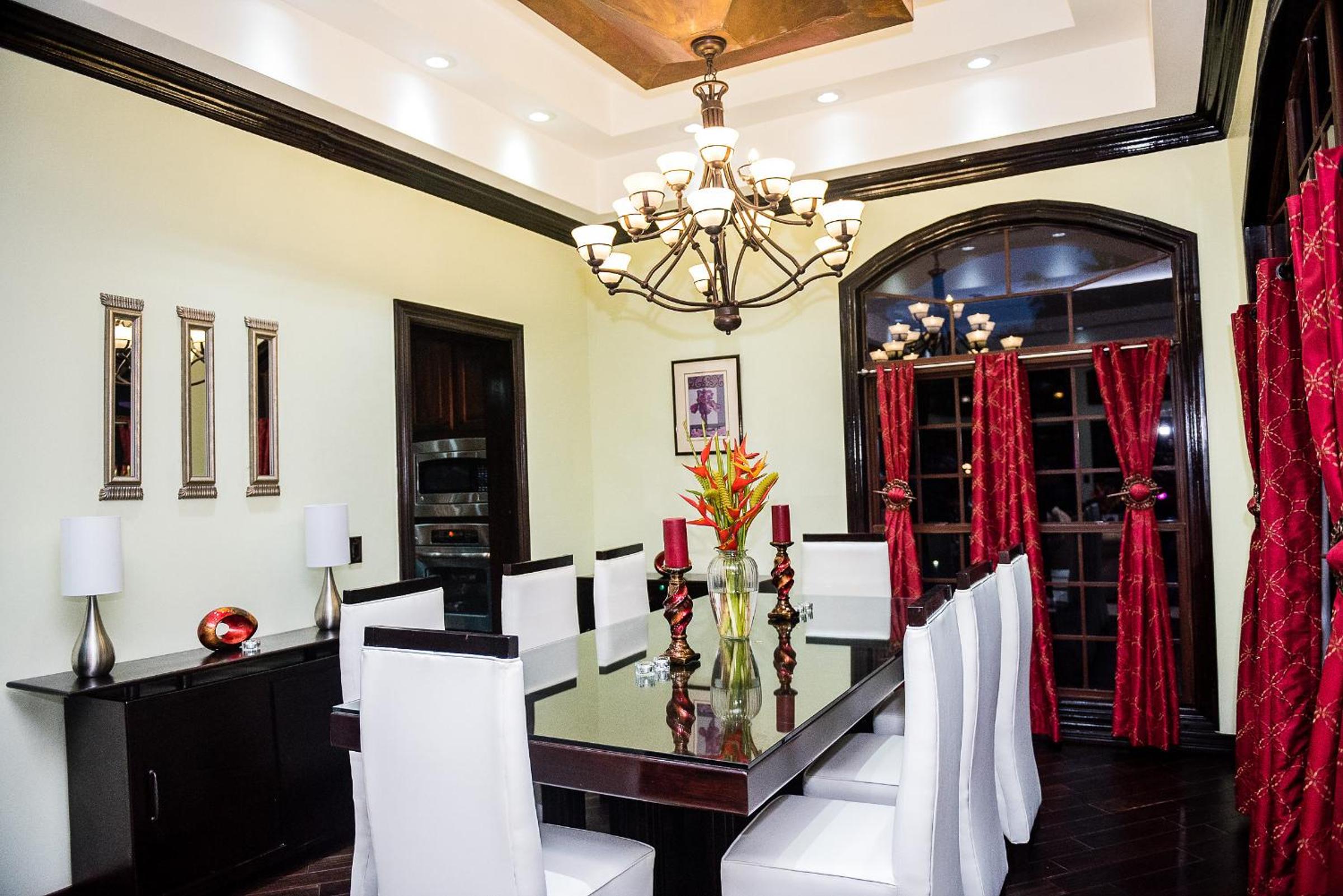Villa Dora Mae