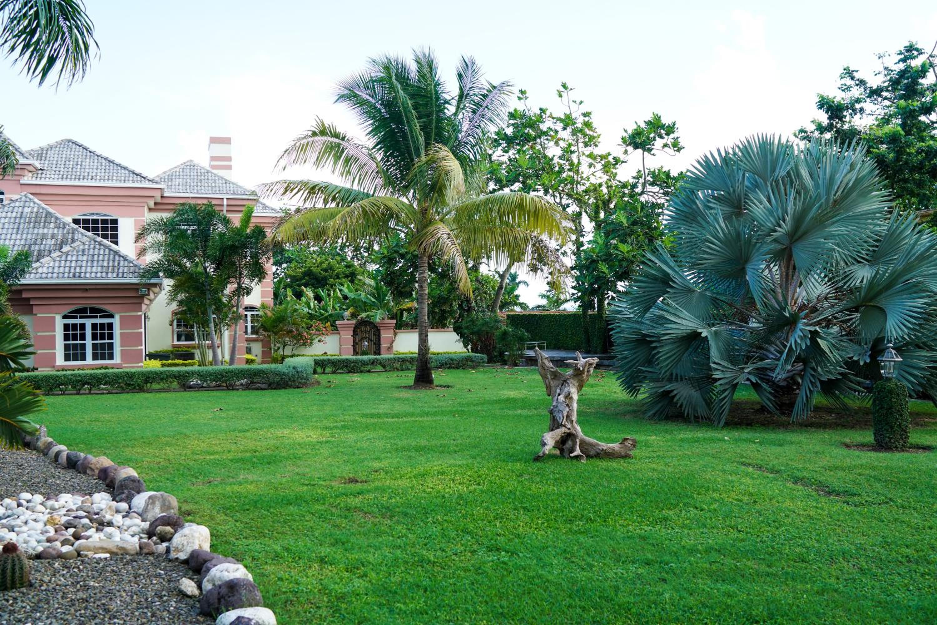 Villa Dora Mae