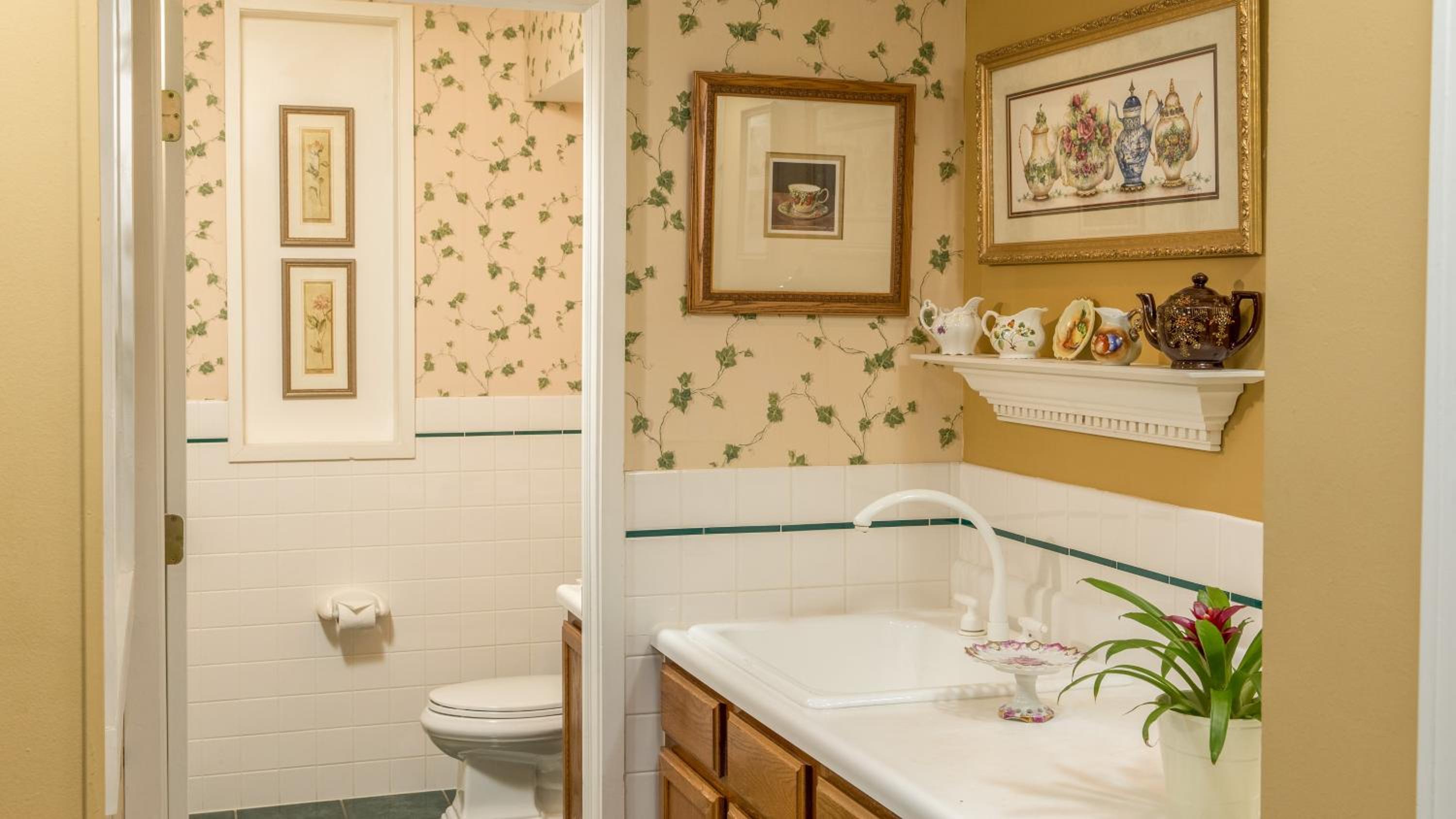 Galena Vacations - Goldmoor Inn  Resort - Property Image 6