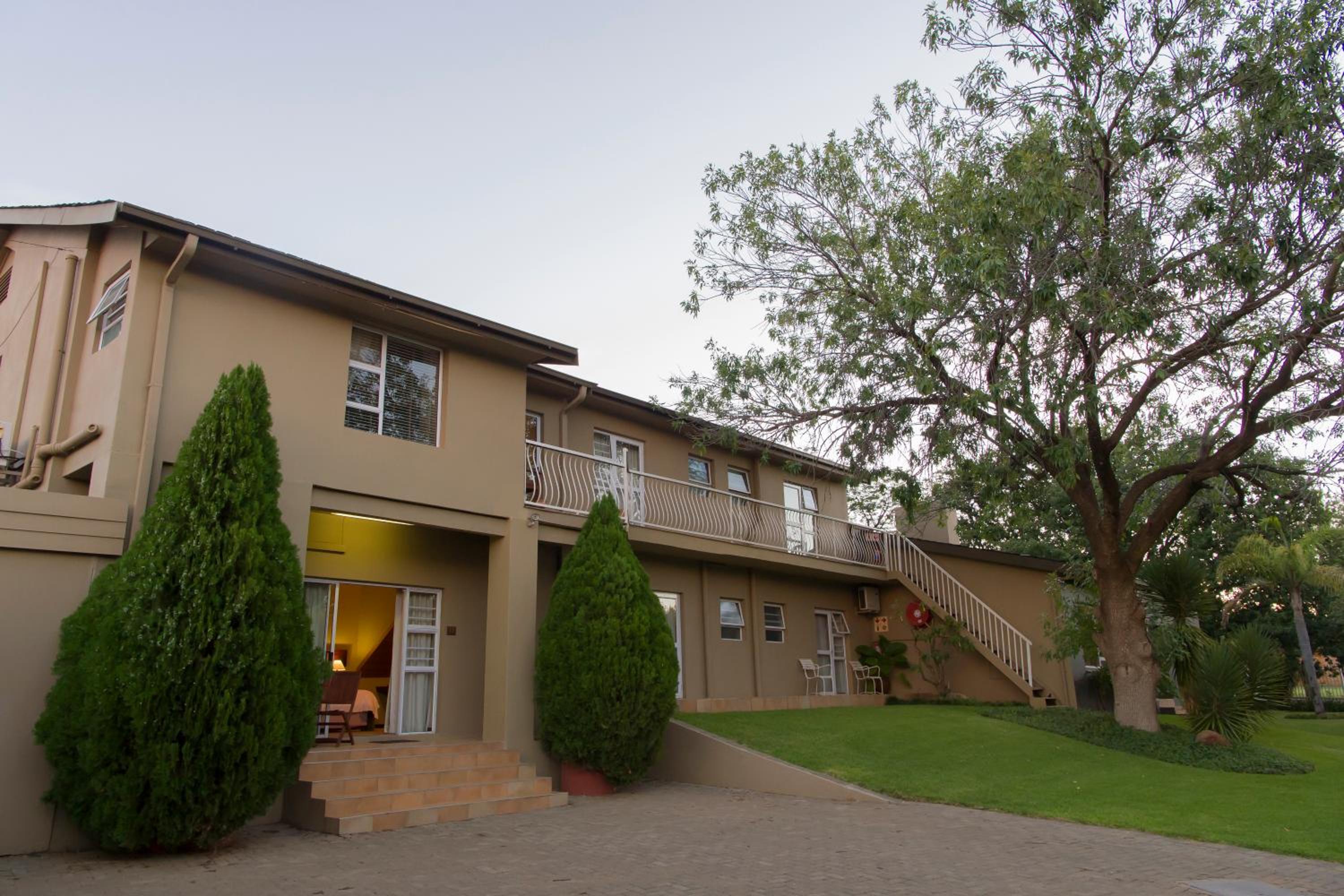 Bayswater Lodge