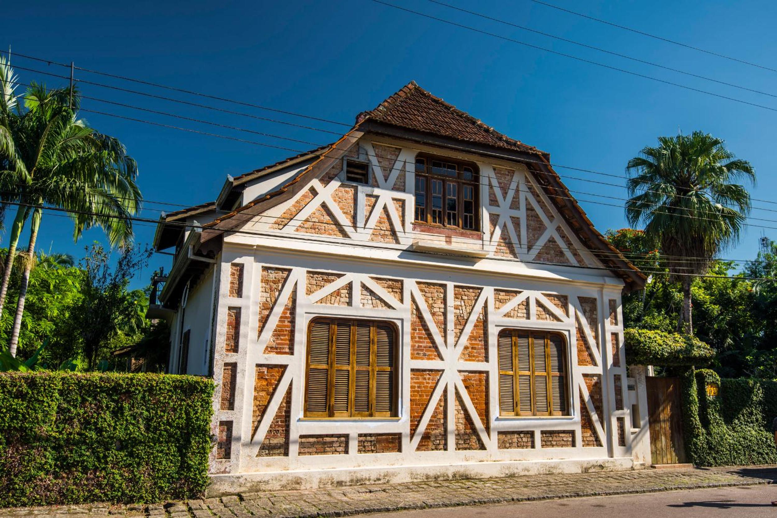 Casa da Estacao - Não é hotel, não é pousada é a casa mais charmosa de Morretes!