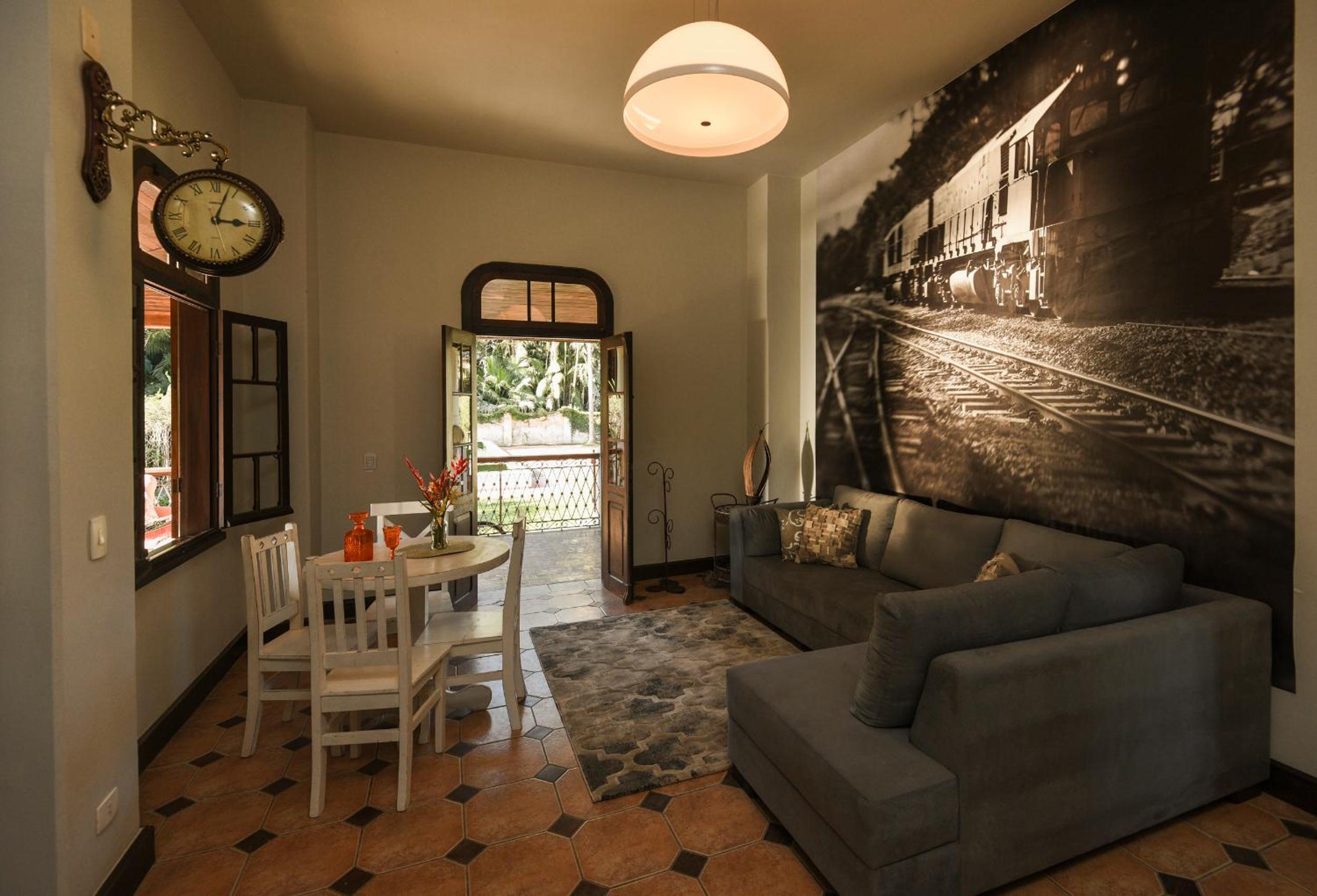 Casa da Estacao - Não é hotel, não é pousada é a casa mais charmosa de Morretes!