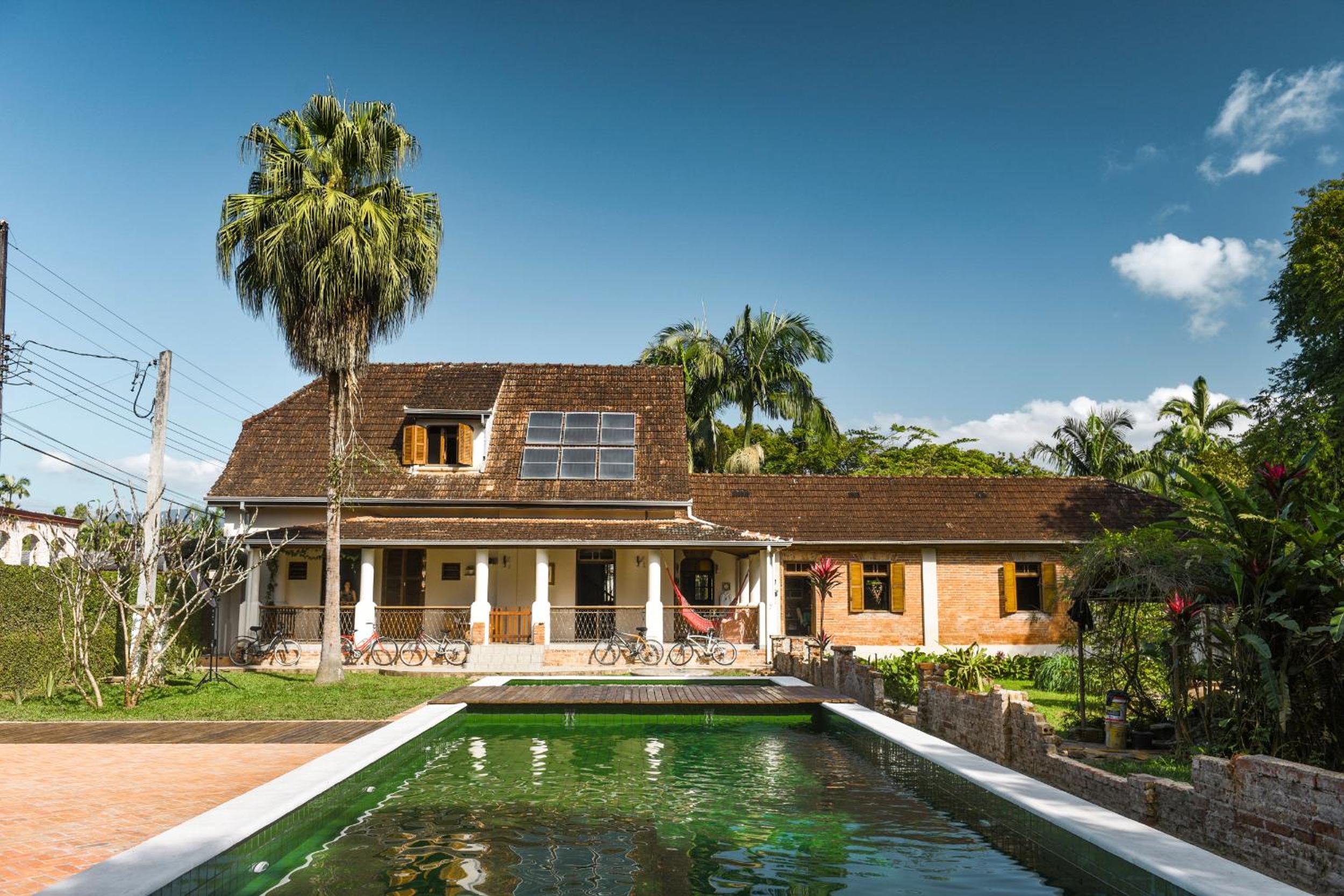 Casa da Estacao - Não é hotel, não é pousada é a casa mais charmosa de Morretes!