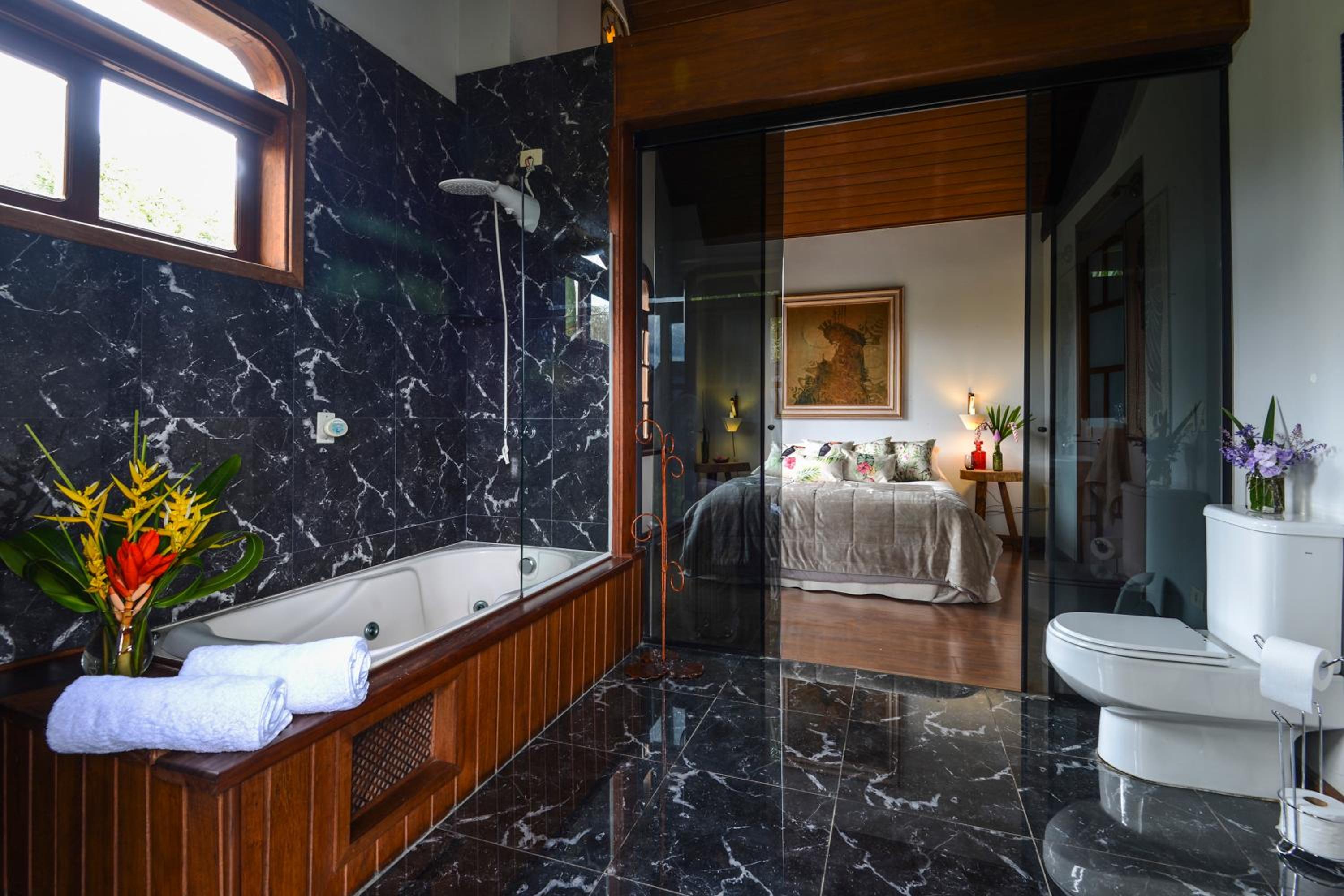 Casa da Estacao - Não é hotel, não é pousada é a casa mais charmosa de Morretes!