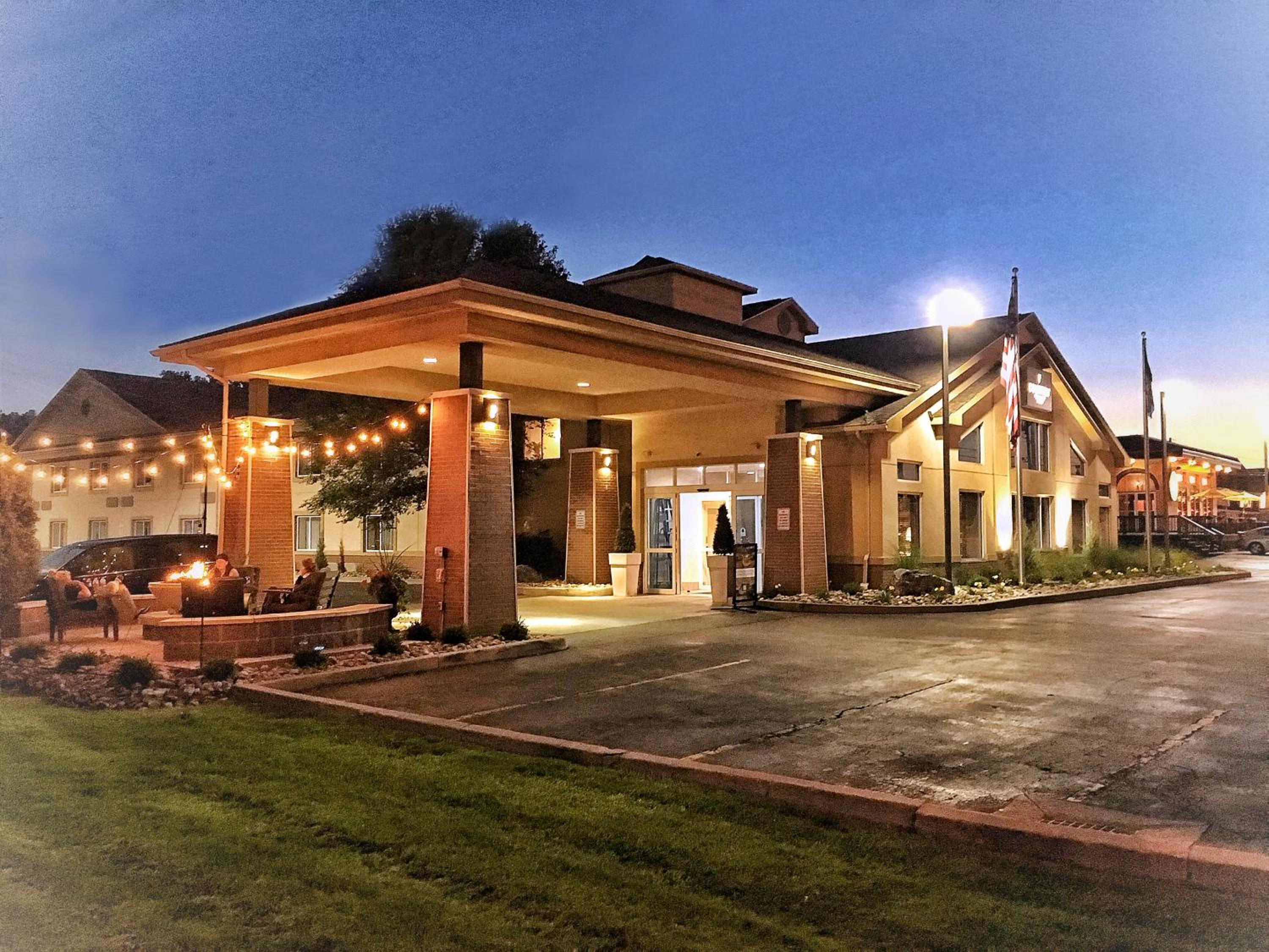 Hotel Country Inn & Suites by Radisson, Rochester-Pittsford-Brighton, NY - Image 1