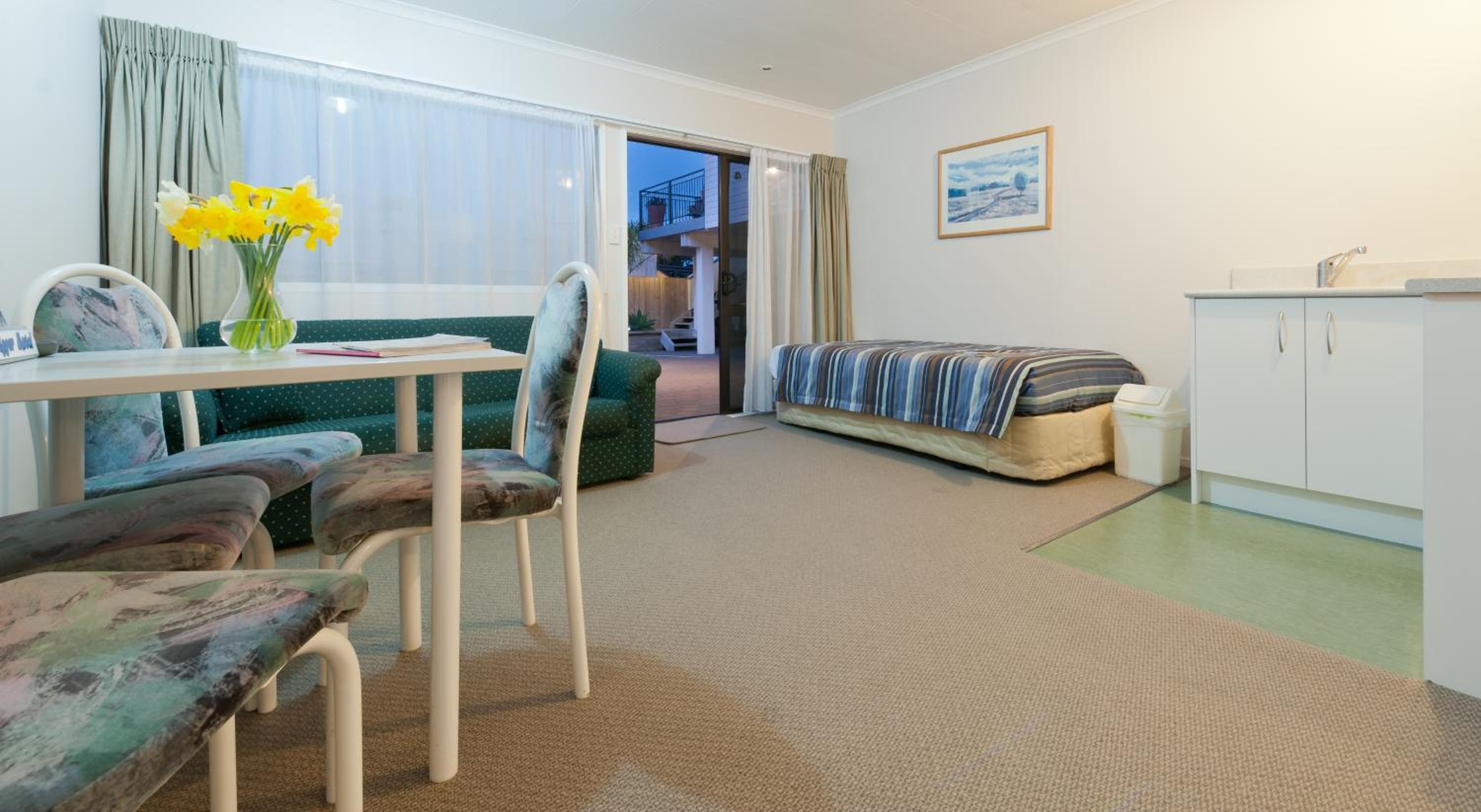 Outrigger Motel