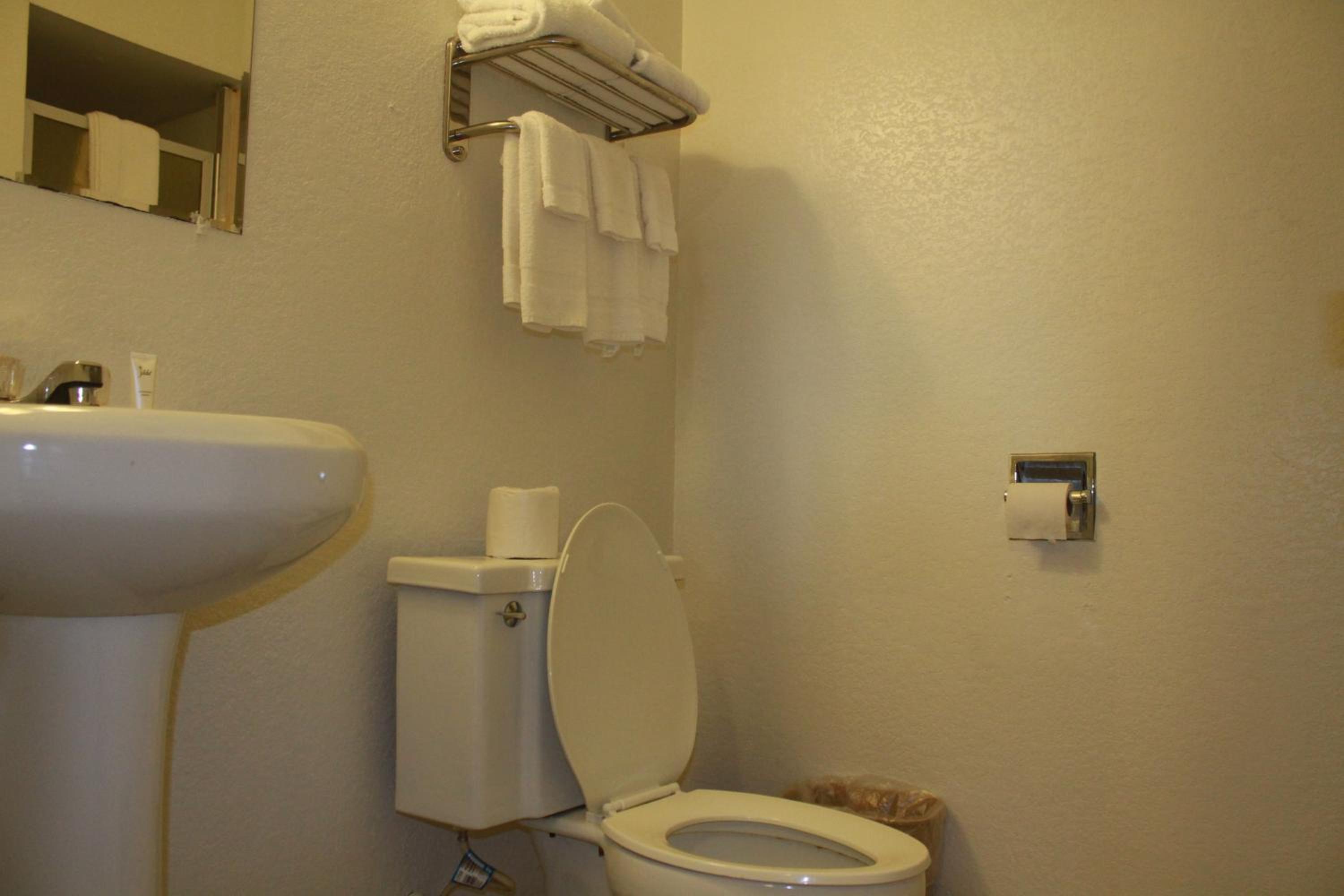 Mount Vernon Vacations - Royal Inn - Property Image 10