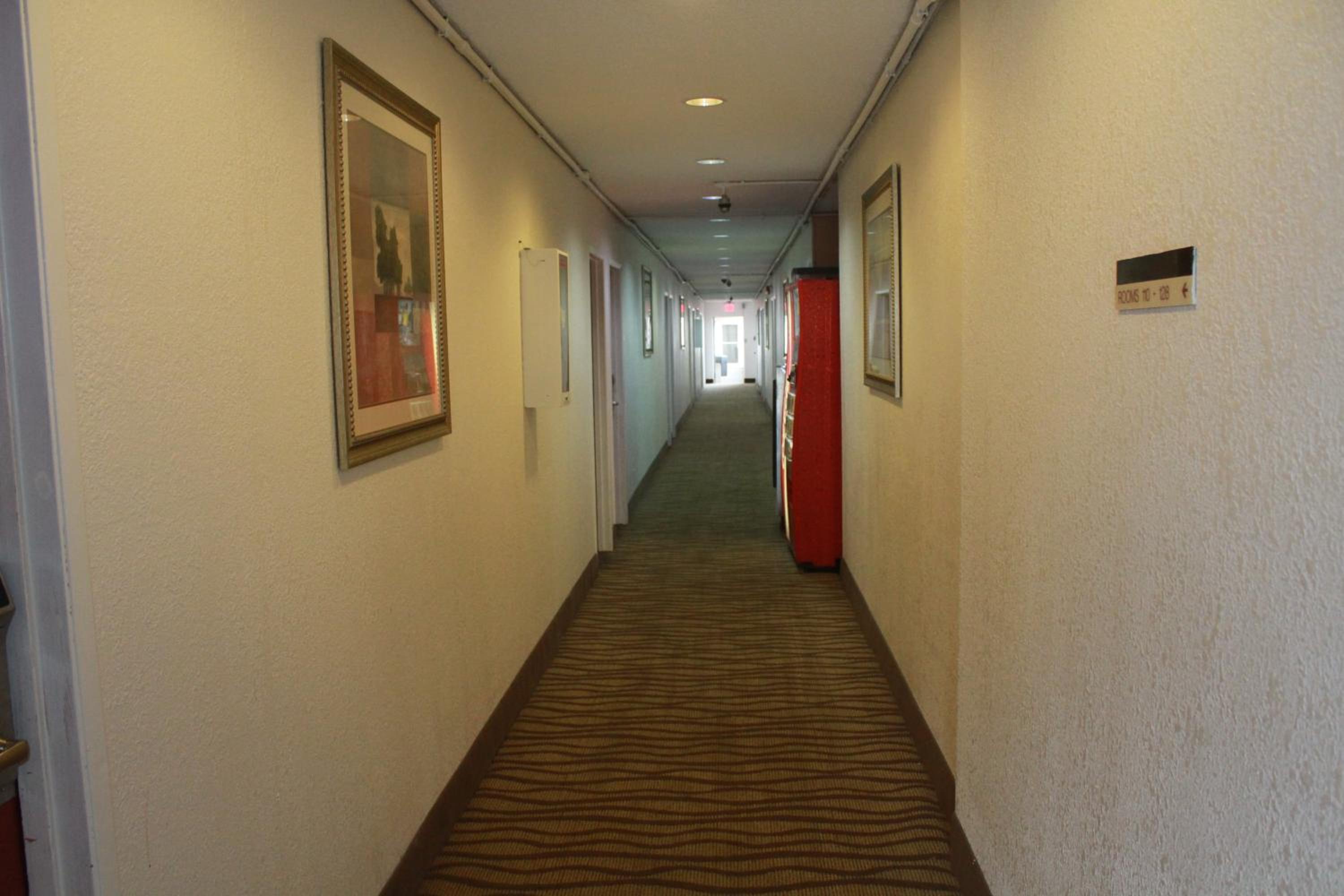 Mount Vernon Vacations - Royal Inn - Property Image 7