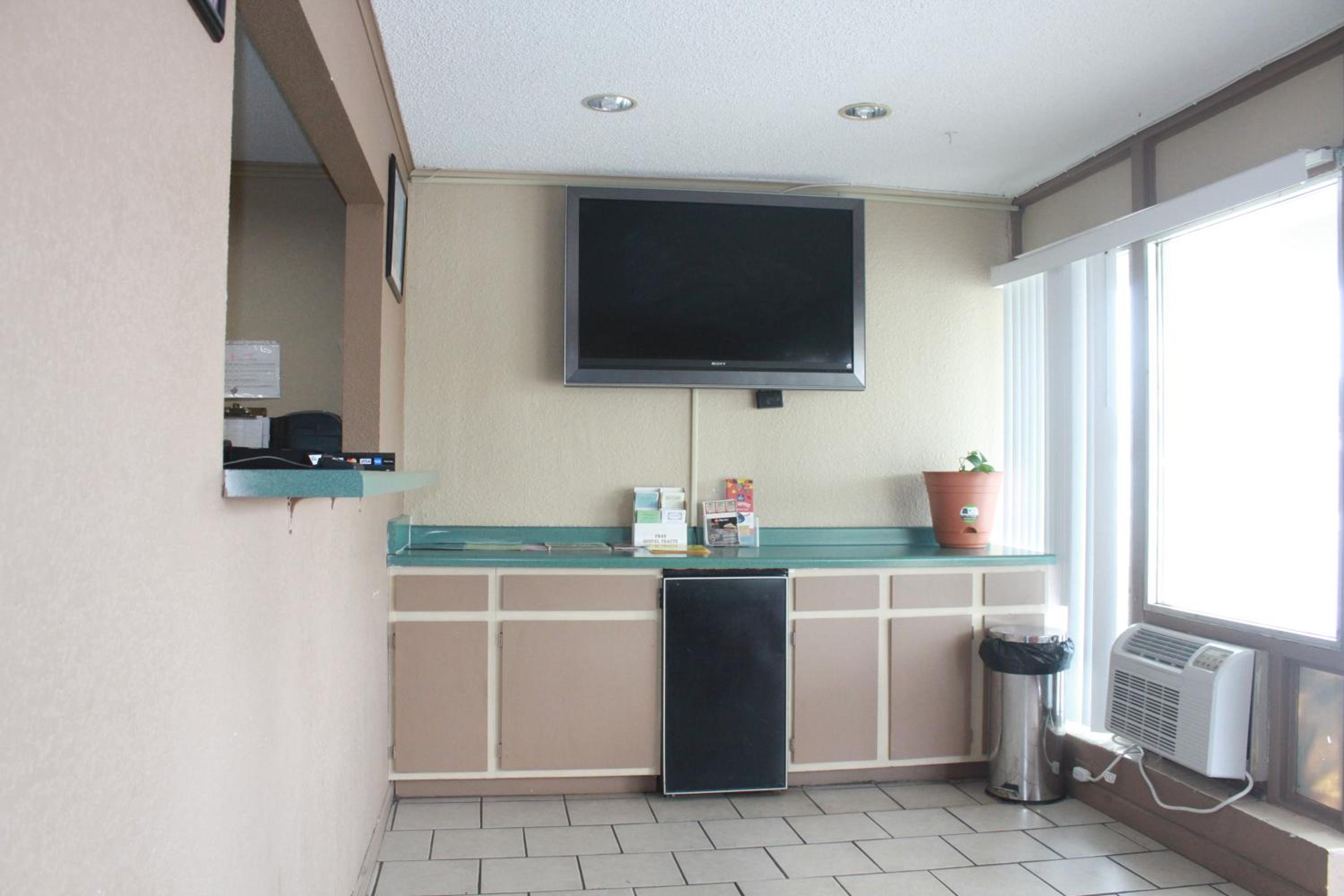 Mount Vernon Vacations - Royal Inn - Property Image 6