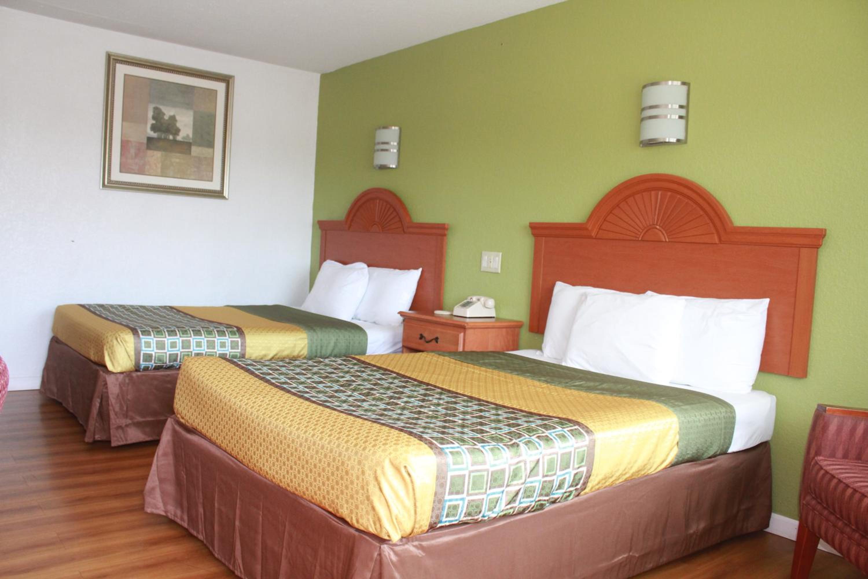 Mount Vernon Vacations - Royal Inn - Property Image 4