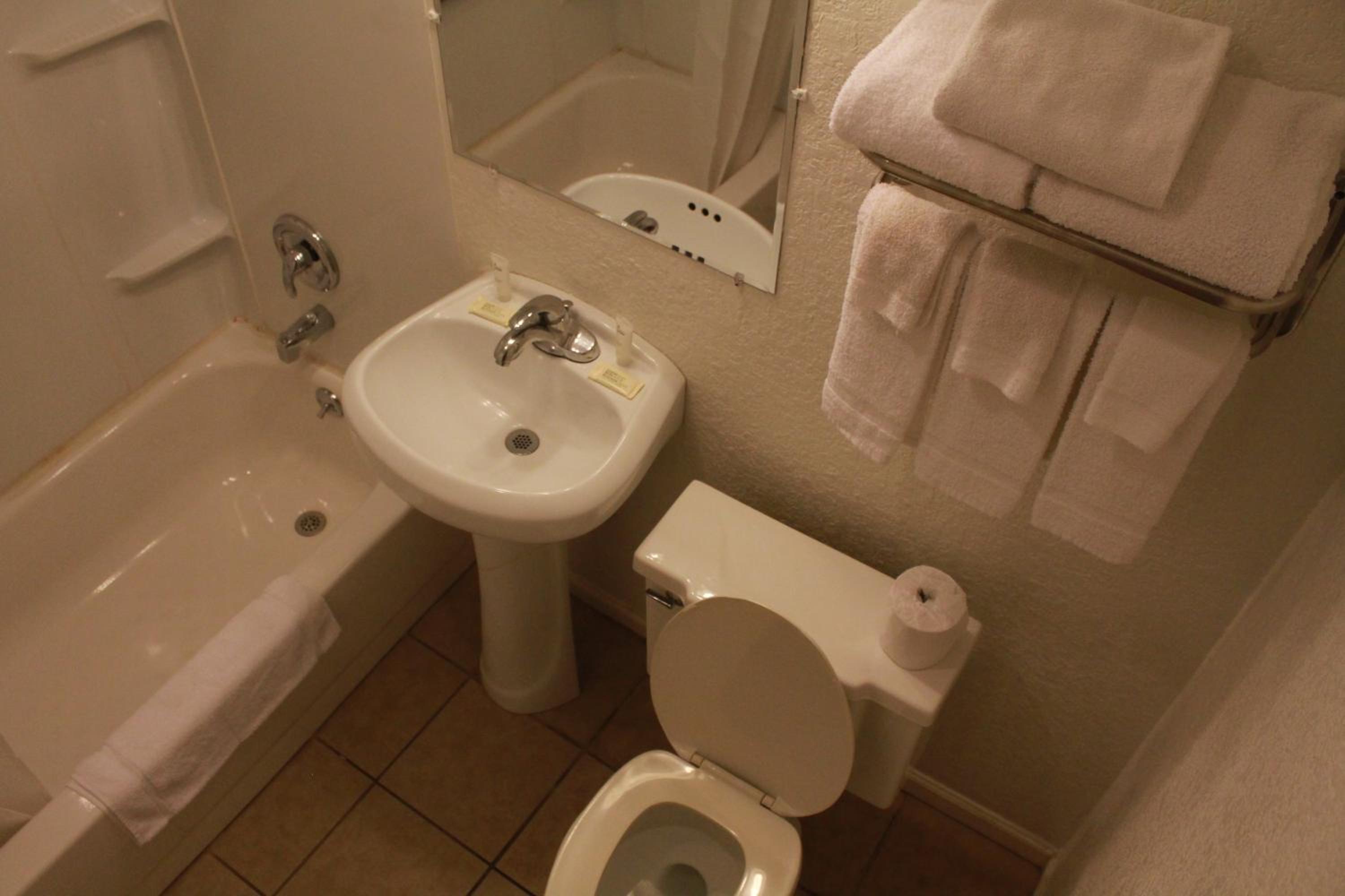 Mount Vernon Vacations - Royal Inn - Property Image 5