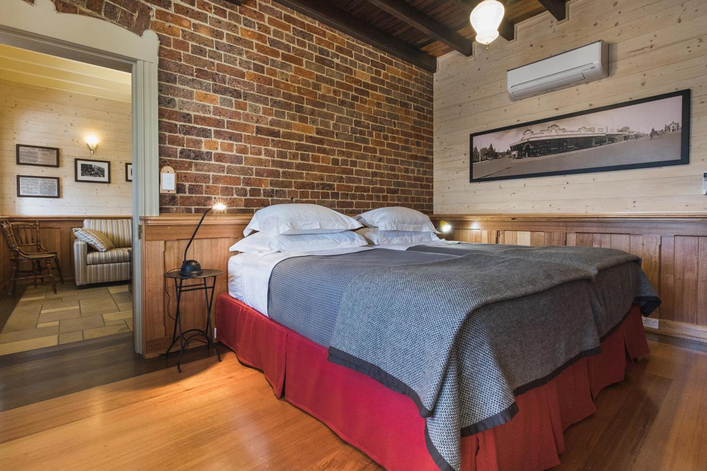 Old Bank Boutique Hotel