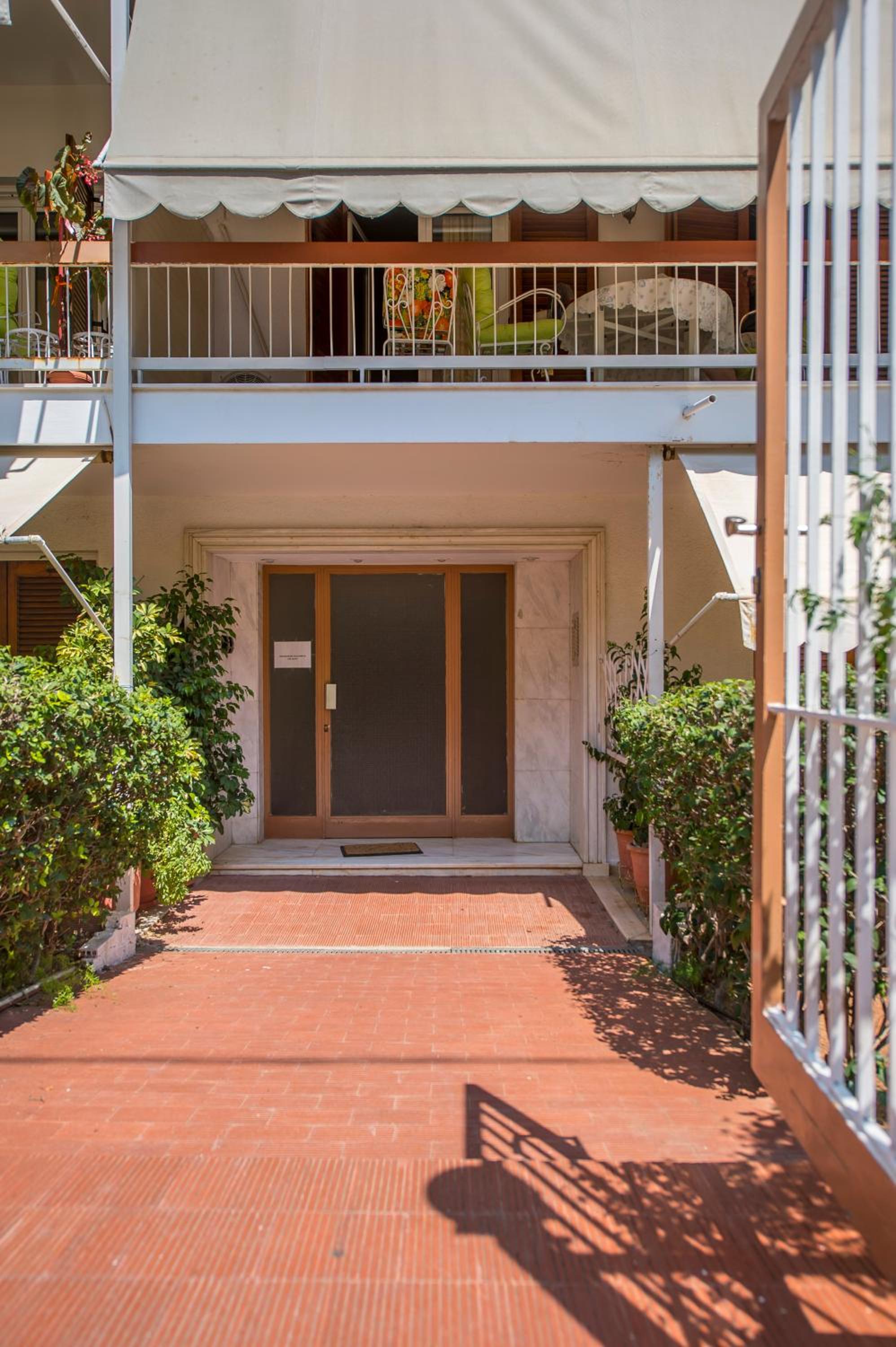 Hotel Starapartment Athens-Varkiza Top 1 - Image 1