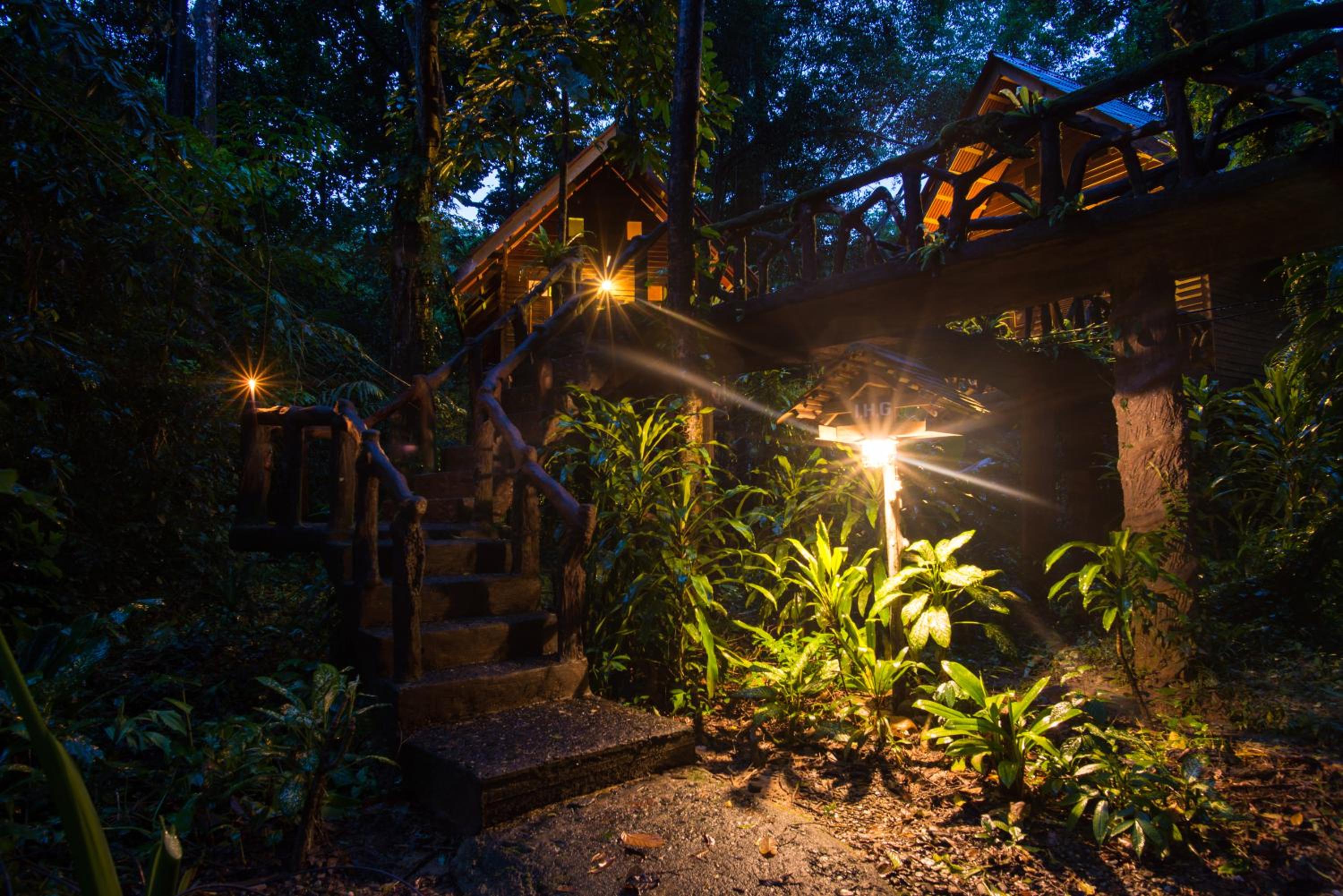 Art's Riverview Lodge