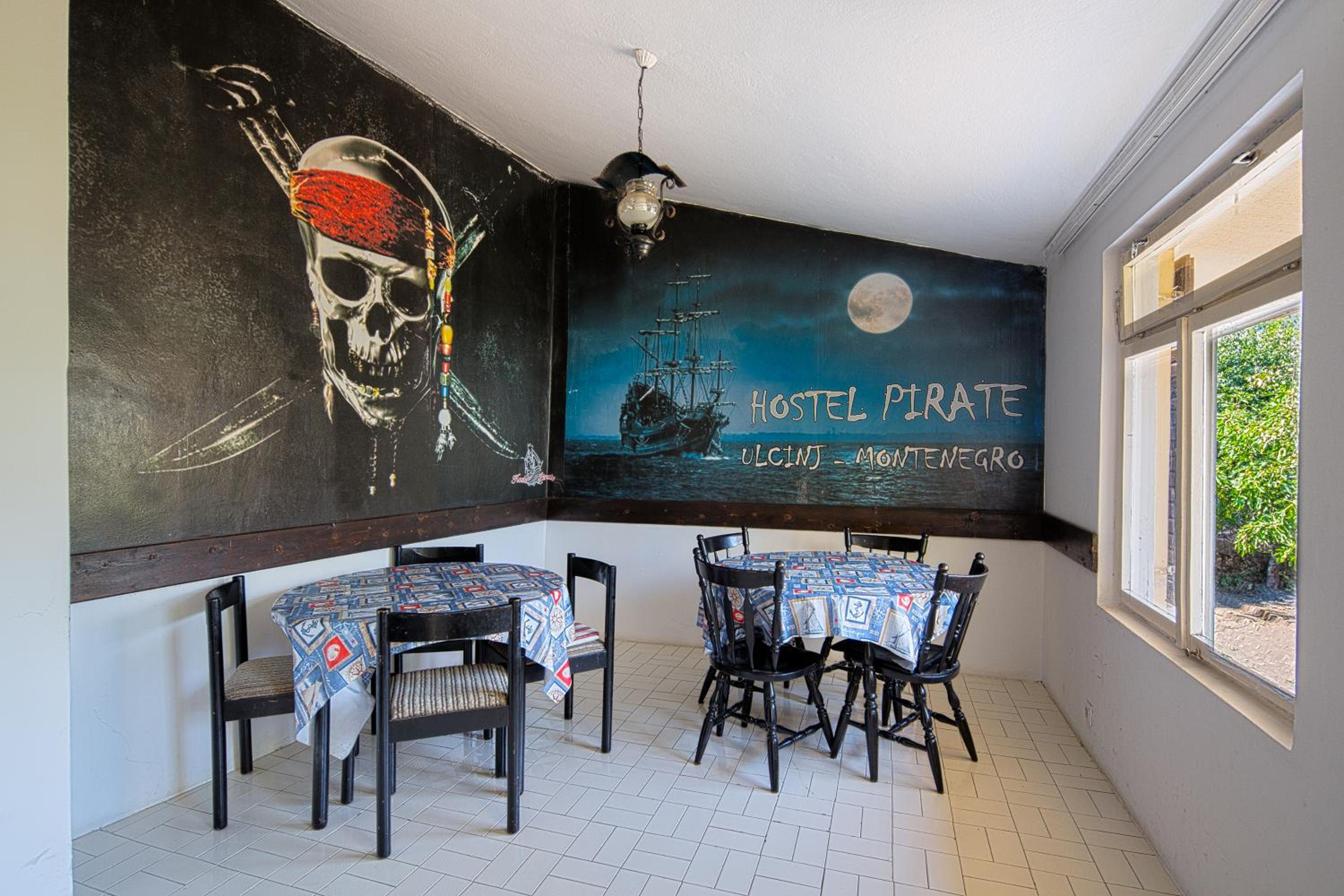 Pirate Backpackers 27