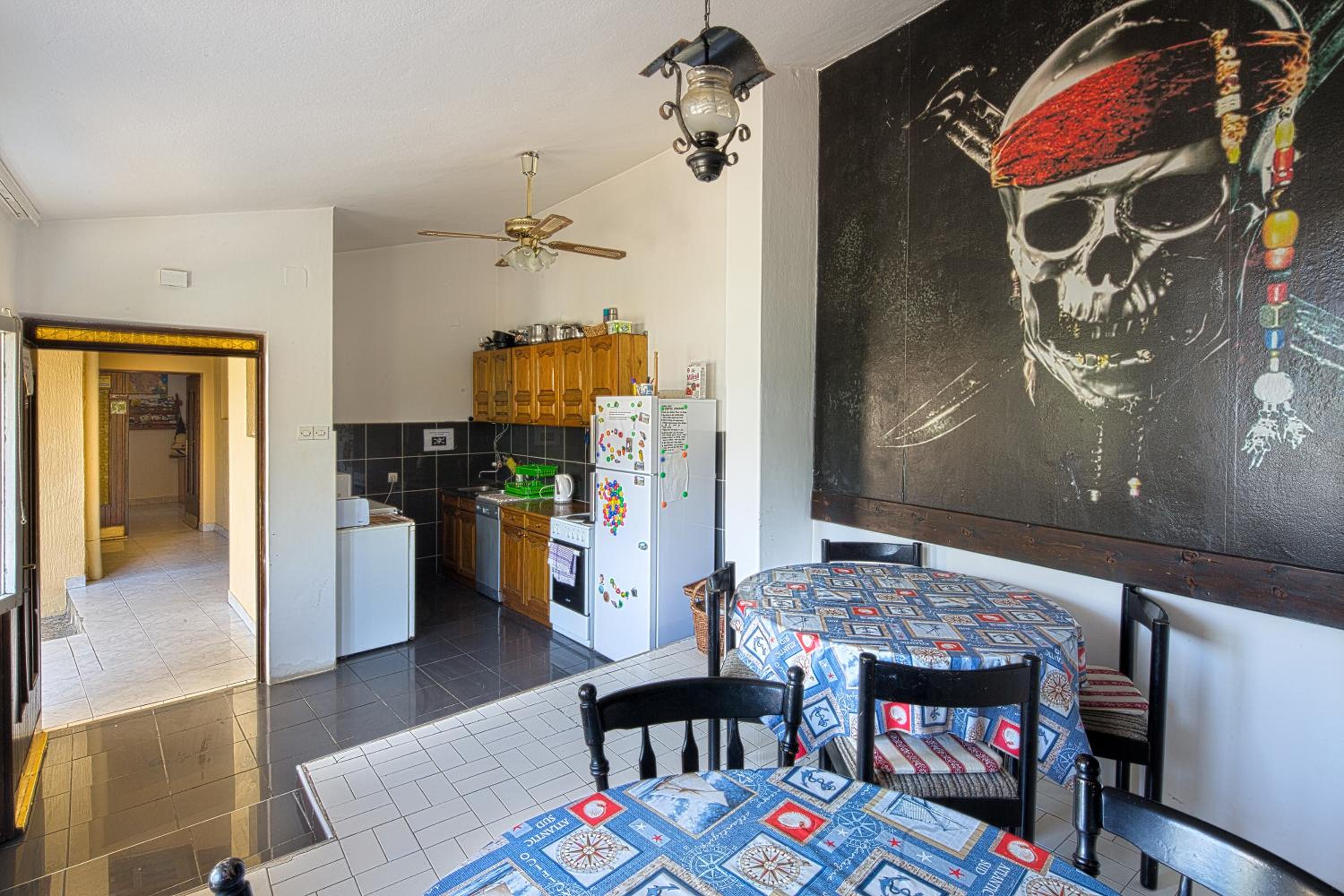 Pirate Backpackers 26