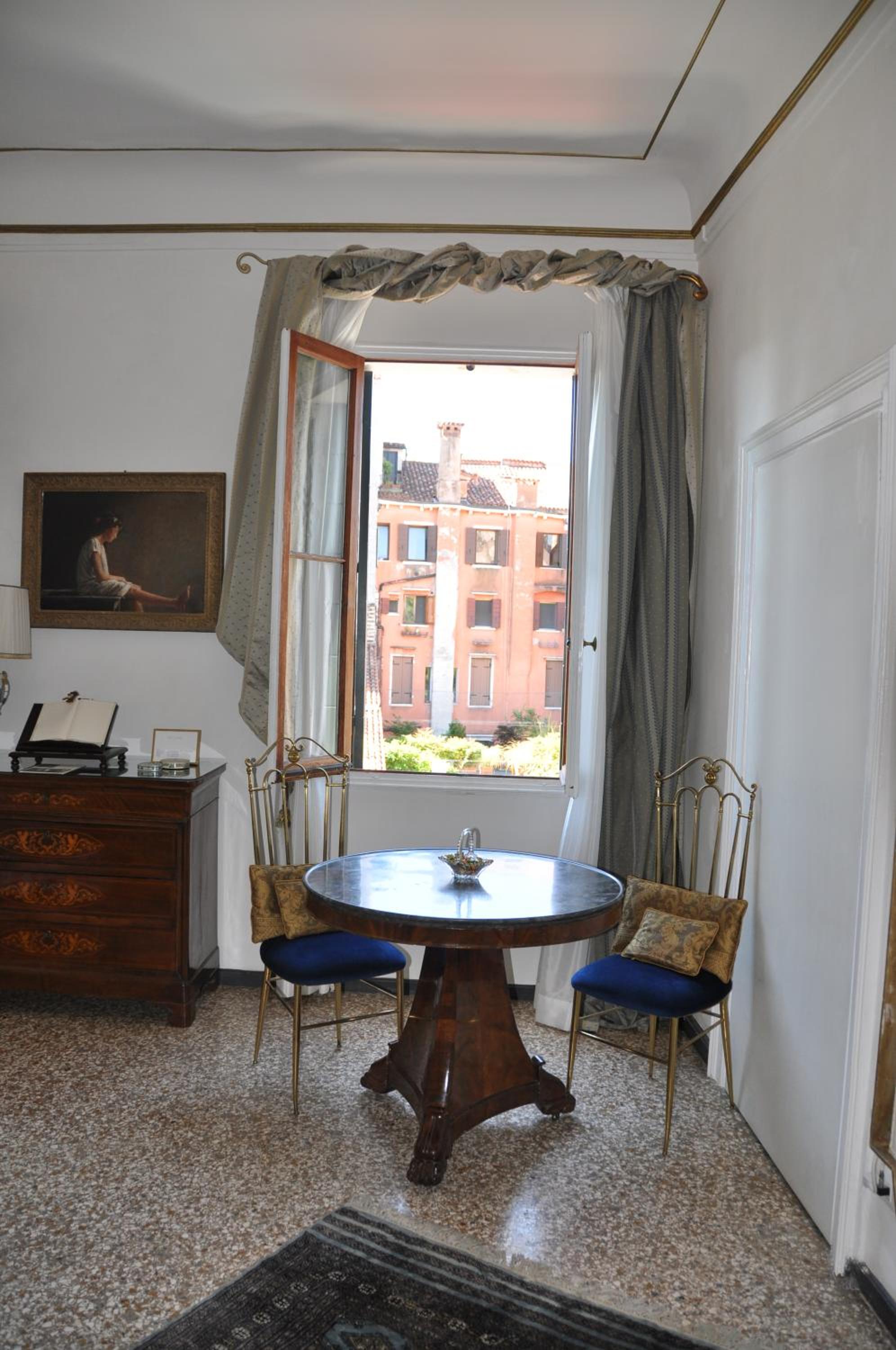 La Chambre D'Ella