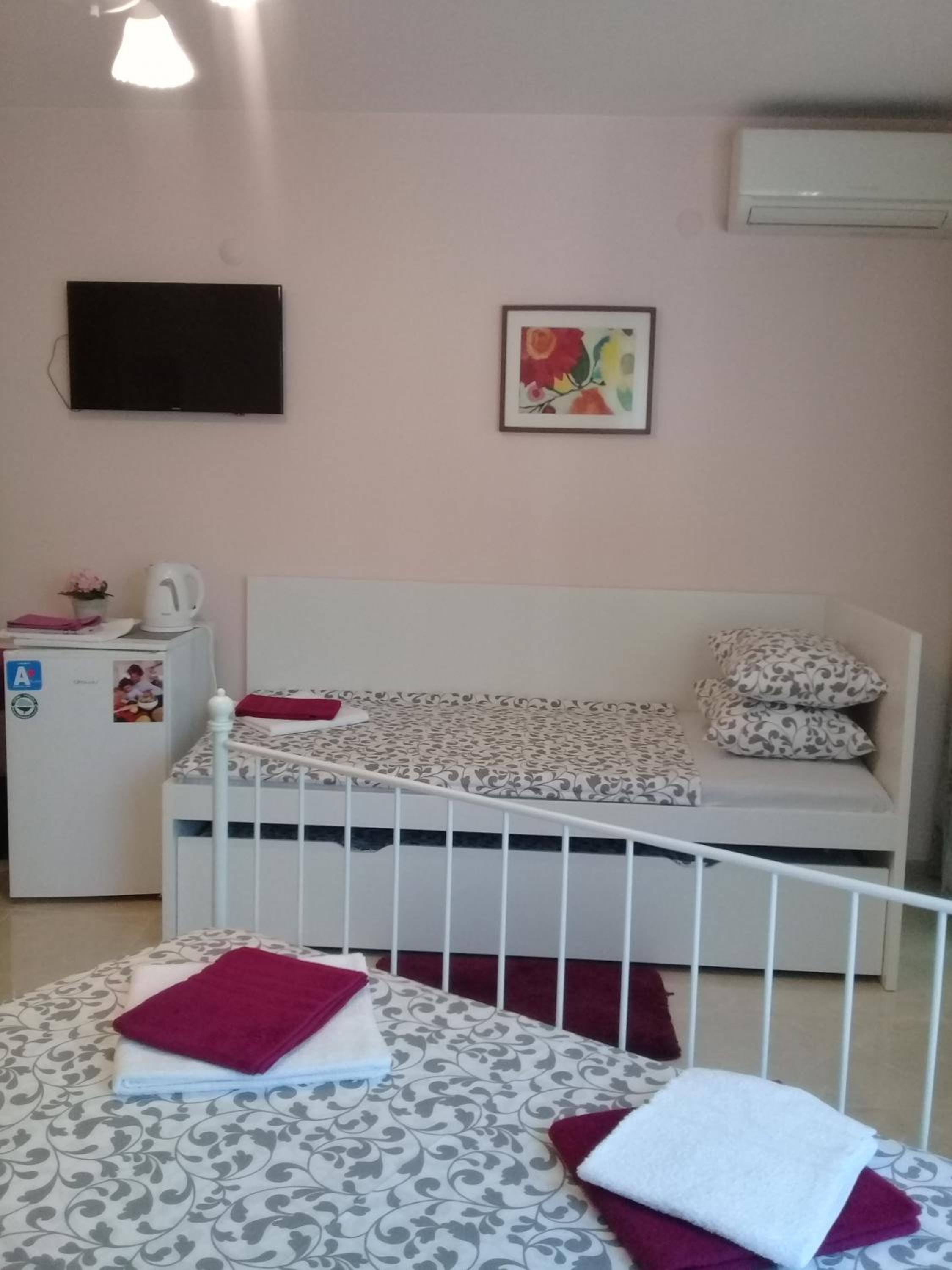 Sandanski Peak Guest Rooms
