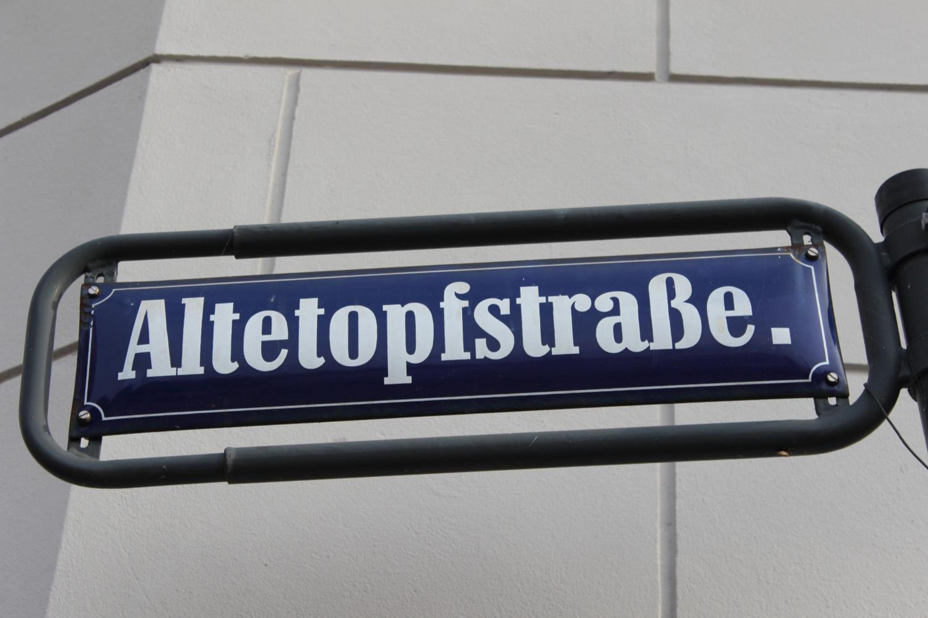 Alter Topf