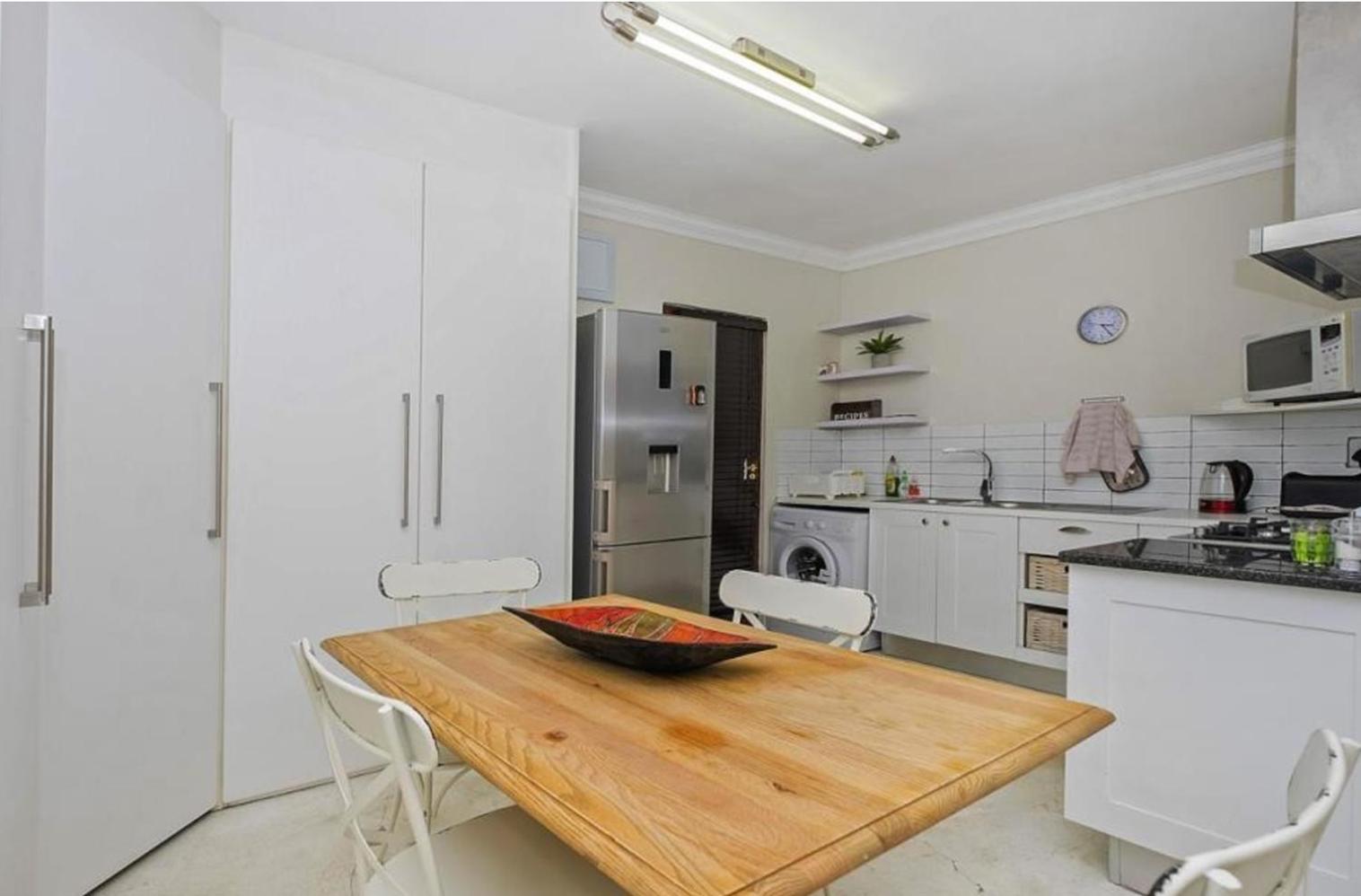 Shepherd's Corner Guest House - Tranquil Boutique Stay in Bryanston