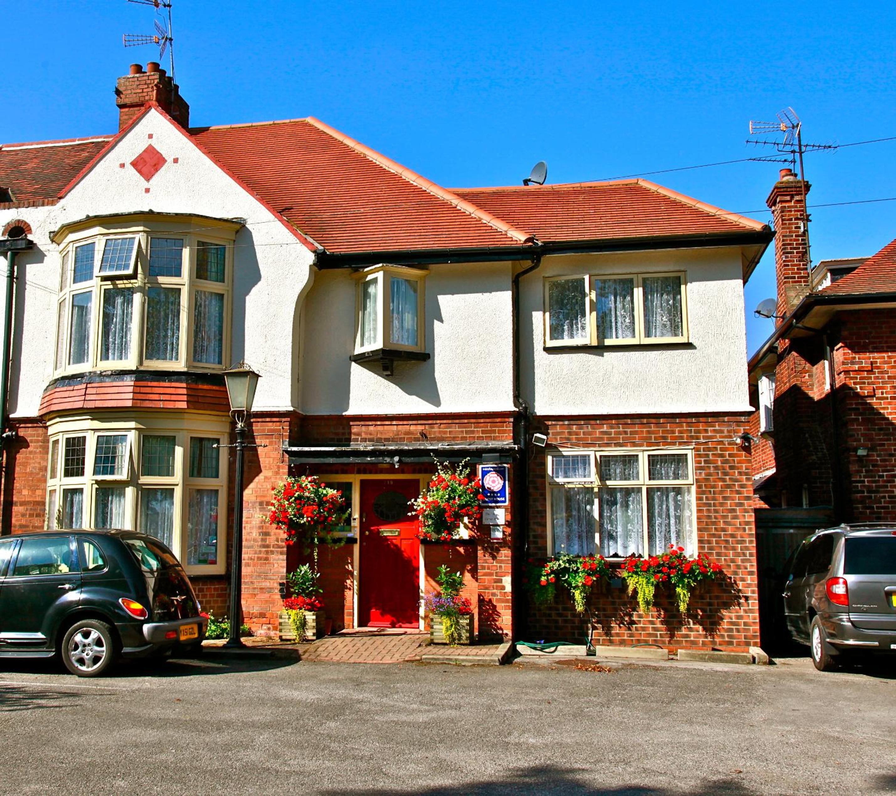Acorn Guest House in Hull