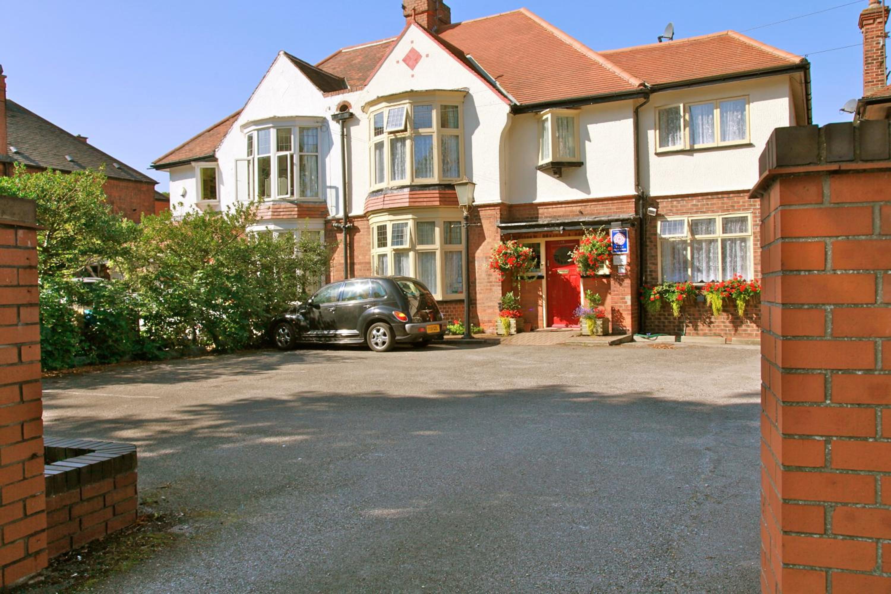 Acorn Guest House in Hull