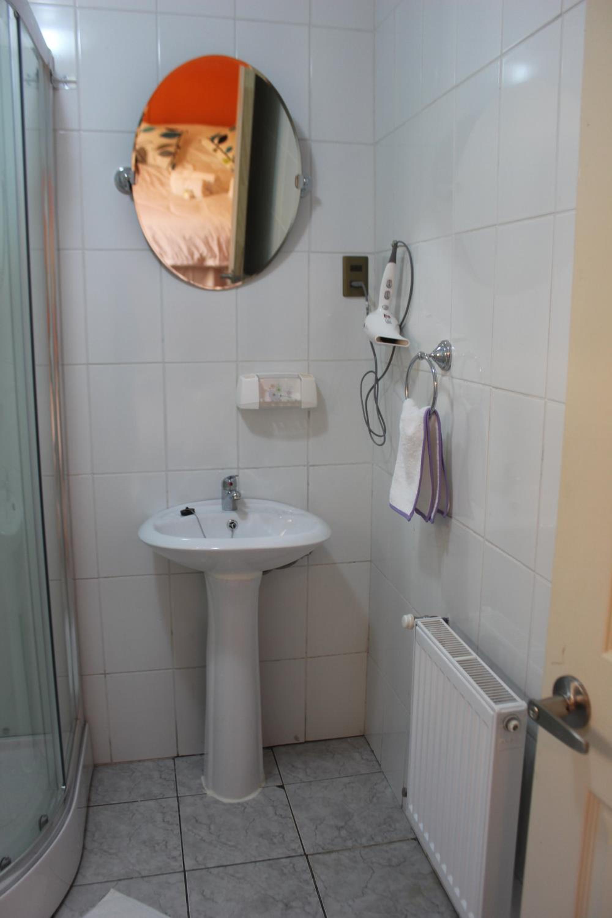 Hostal Baquedano