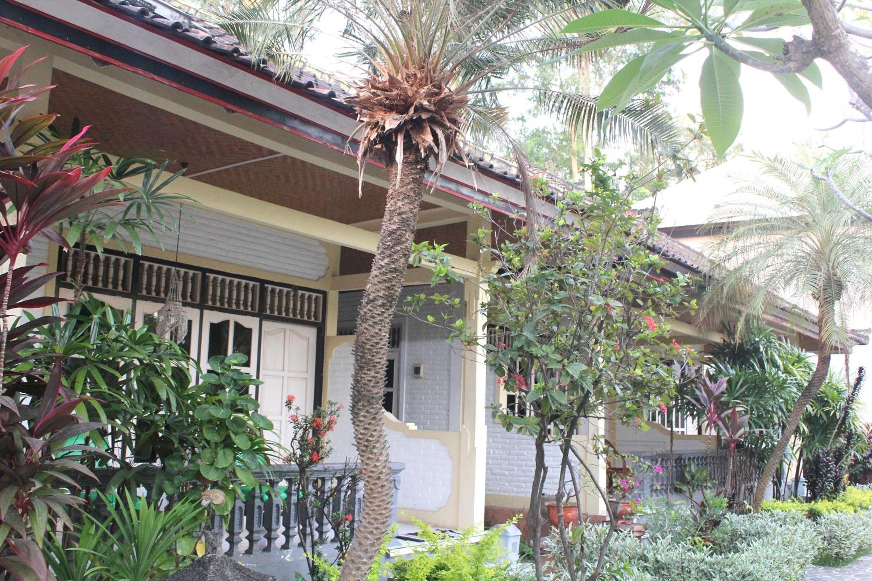 Taman Lily's Hotel
