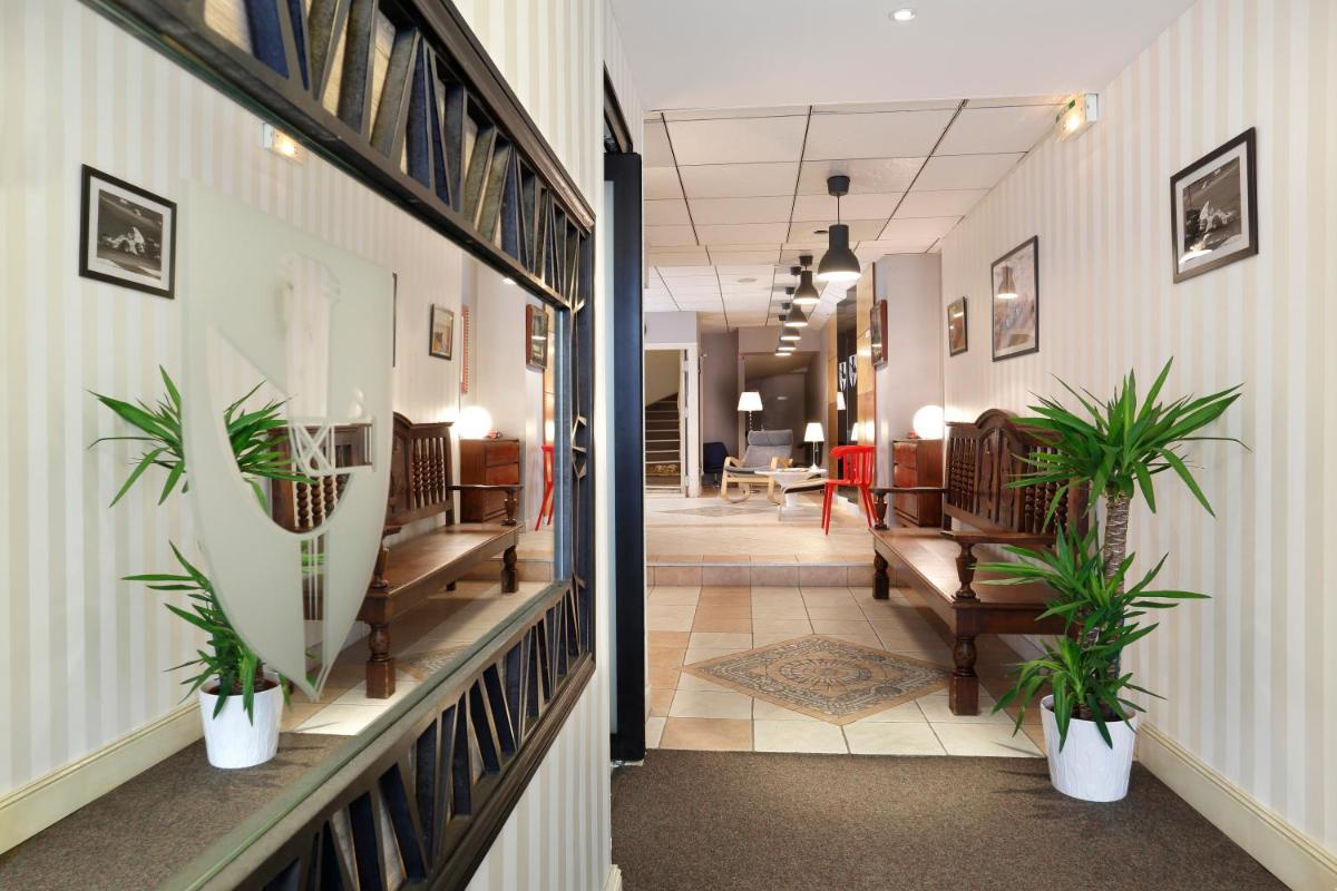 hotel reception