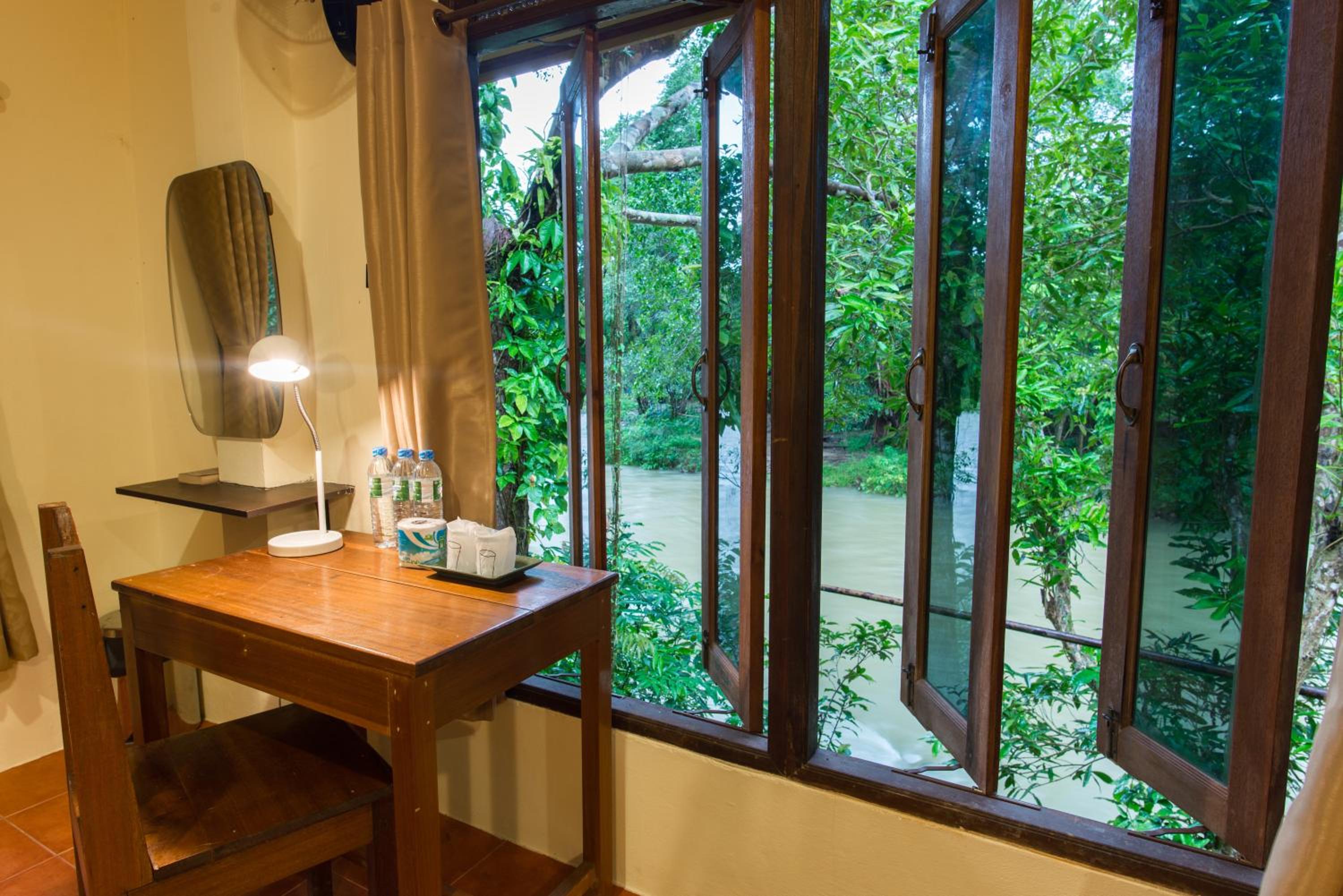 Art's Riverview Lodge
