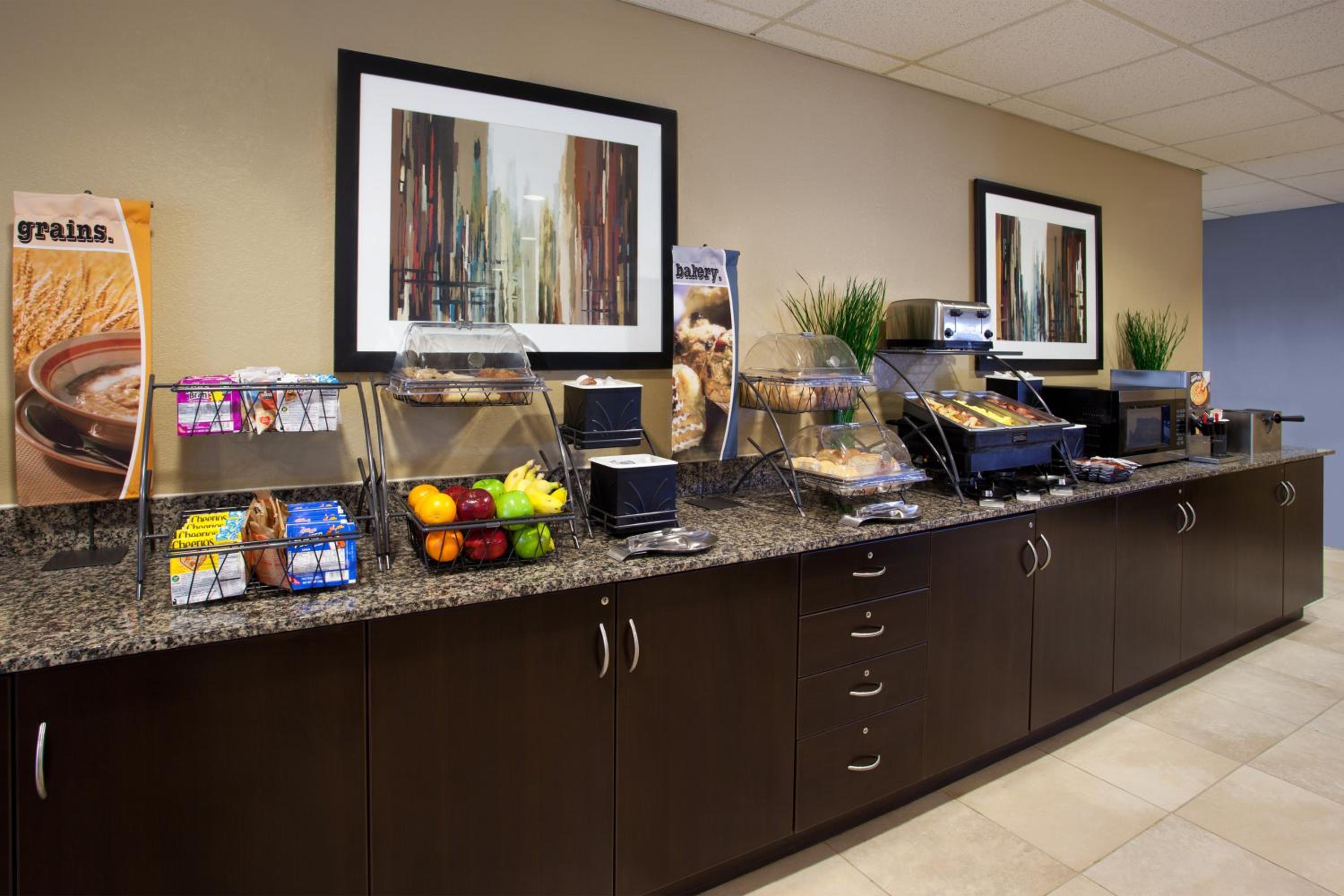 Microtel Inn & Suites by Wyndham Waynesburg view 3