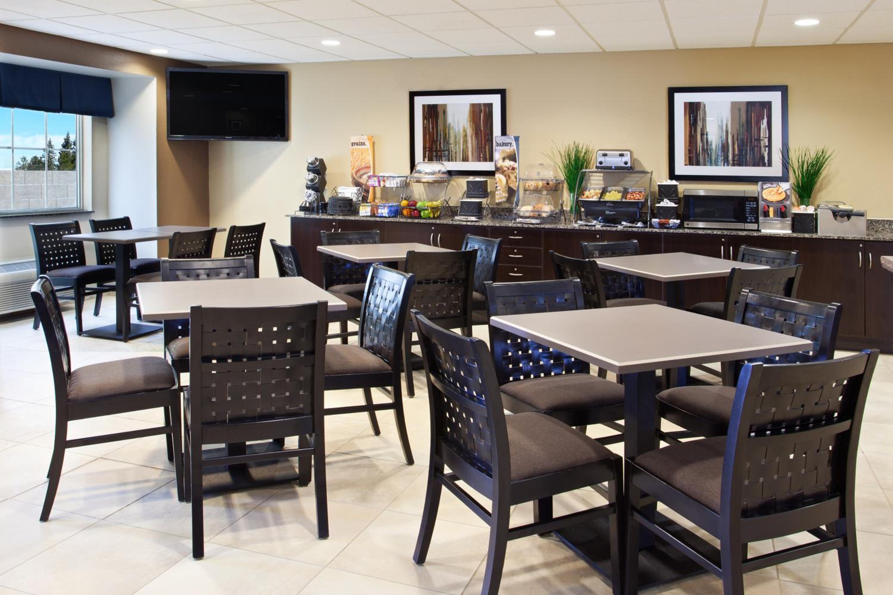 Microtel Inn & Suites by Wyndham Waynesburg view 4