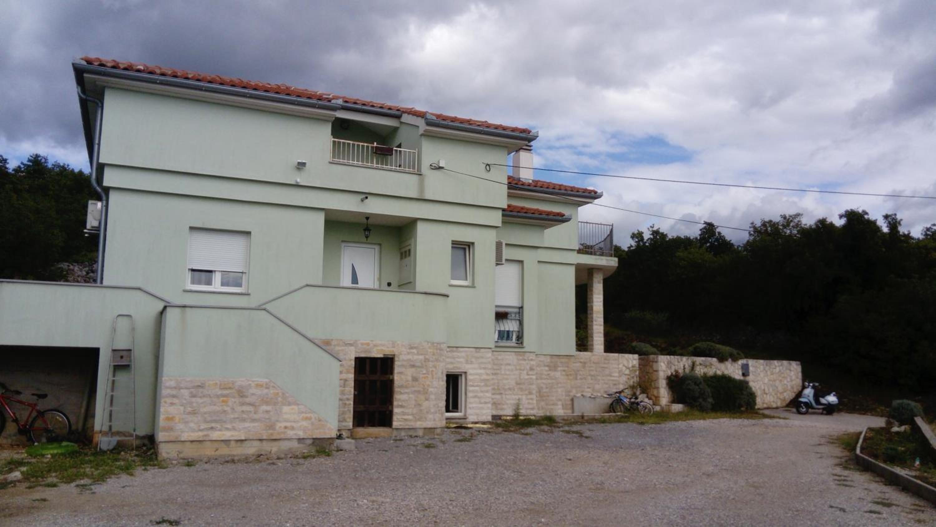 Lori Apartment