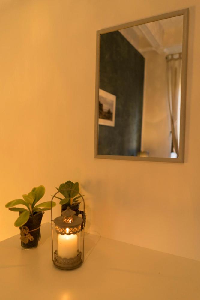 Trastevere Corner Eight