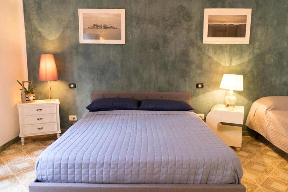 Trastevere Corner Eight