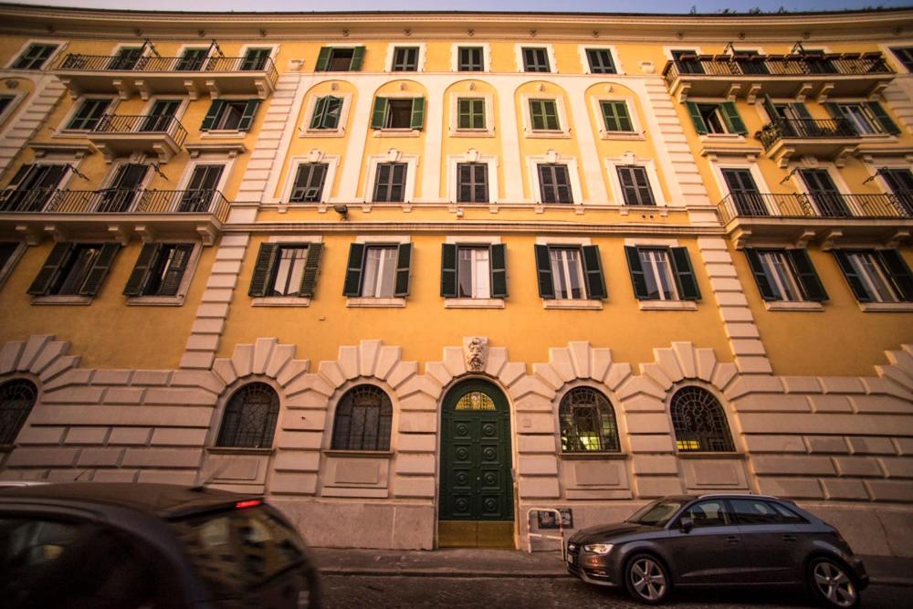 Trastevere Corner Eight
